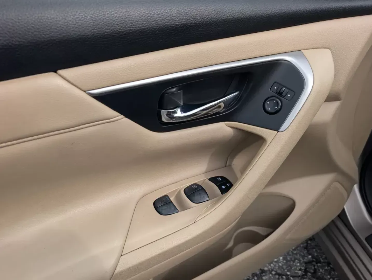 2015 /Beige Nissan Altima 2.5 (1N4AL3AP0FC) with an Regular Unleaded I-4 2.5 L/152 engine, 1-Speed CVT w/OD transmission, located at 3959 U.S. 80 W, Phenix City, AL, 36870, (334) 297-4885, 32.469296, -85.135185 - 2015 Nissan Altima 2.5 - Photo#8