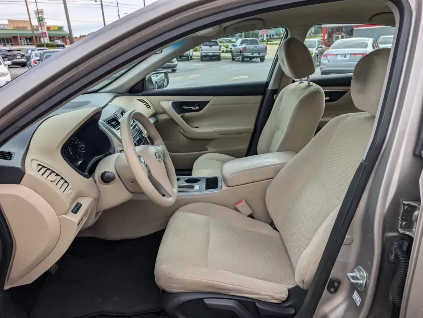 2015 /Beige Nissan Altima 2.5 (1N4AL3AP0FC) with an Regular Unleaded I-4 2.5 L/152 engine, 1-Speed CVT w/OD transmission, located at 3959 U.S. 80 W, Phenix City, AL, 36870, (334) 297-4885, 32.469296, -85.135185 - 2015 Nissan Altima 2.5 - Photo#9