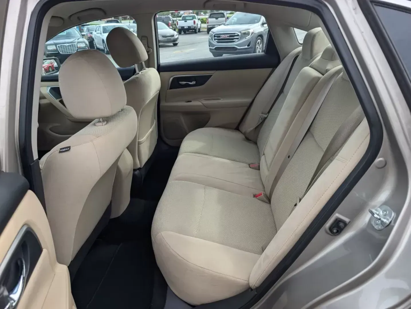 2015 /Beige Nissan Altima 2.5 (1N4AL3AP0FC) with an Regular Unleaded I-4 2.5 L/152 engine, 1-Speed CVT w/OD transmission, located at 3959 U.S. 80 W, Phenix City, AL, 36870, (334) 297-4885, 32.469296, -85.135185 - 2015 Nissan Altima 2.5 - Photo#10