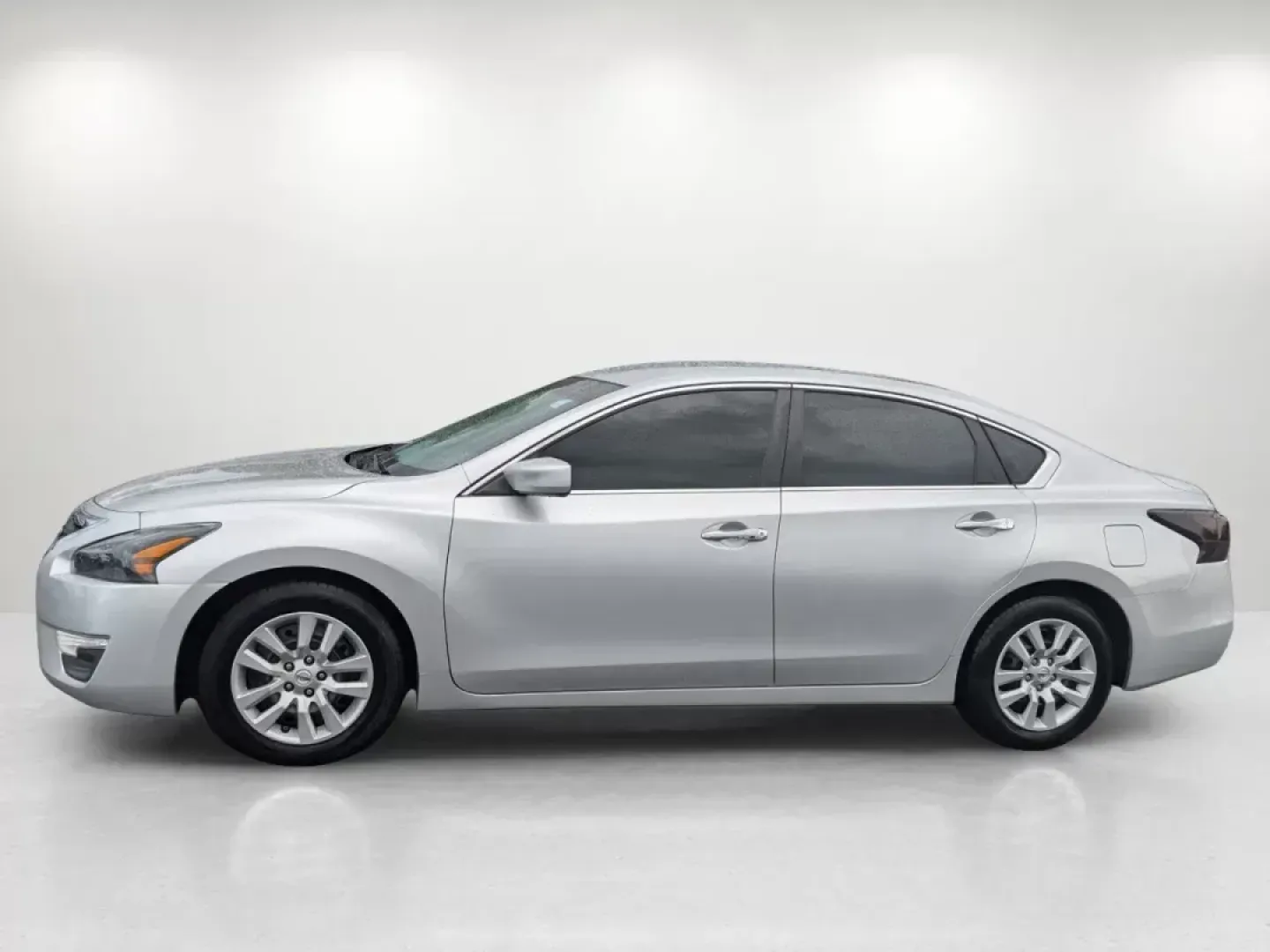 2015 /Charcoal Nissan Altima 2.5 S (1N4AL3AP2FC) with an Other engine, located at 7000 Northlake Connector, Columbus, GA, 31904, (706) 987-8085, 32.524975, -84.978134 - 2015 Nissan Altima 2.5 S - Photo#7