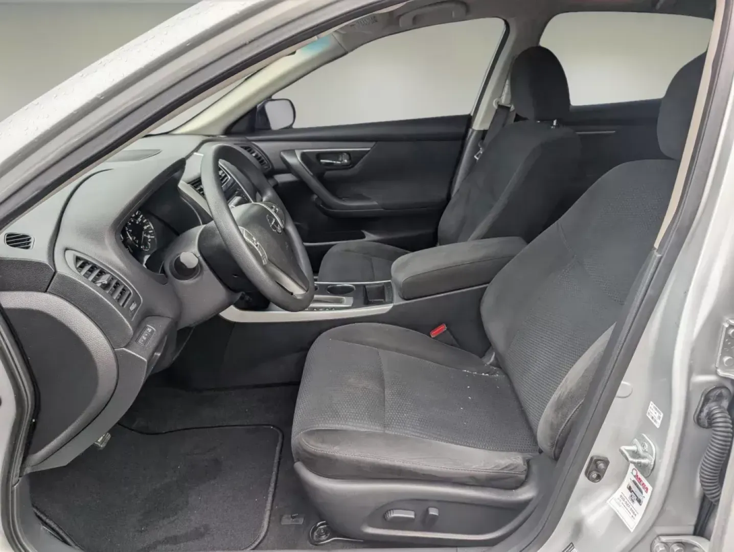 2015 /Charcoal Nissan Altima 2.5 S (1N4AL3AP2FC) with an Other engine, located at 7000 Northlake Connector, Columbus, GA, 31904, (706) 987-8085, 32.524975, -84.978134 - 2015 Nissan Altima 2.5 S - Photo#9