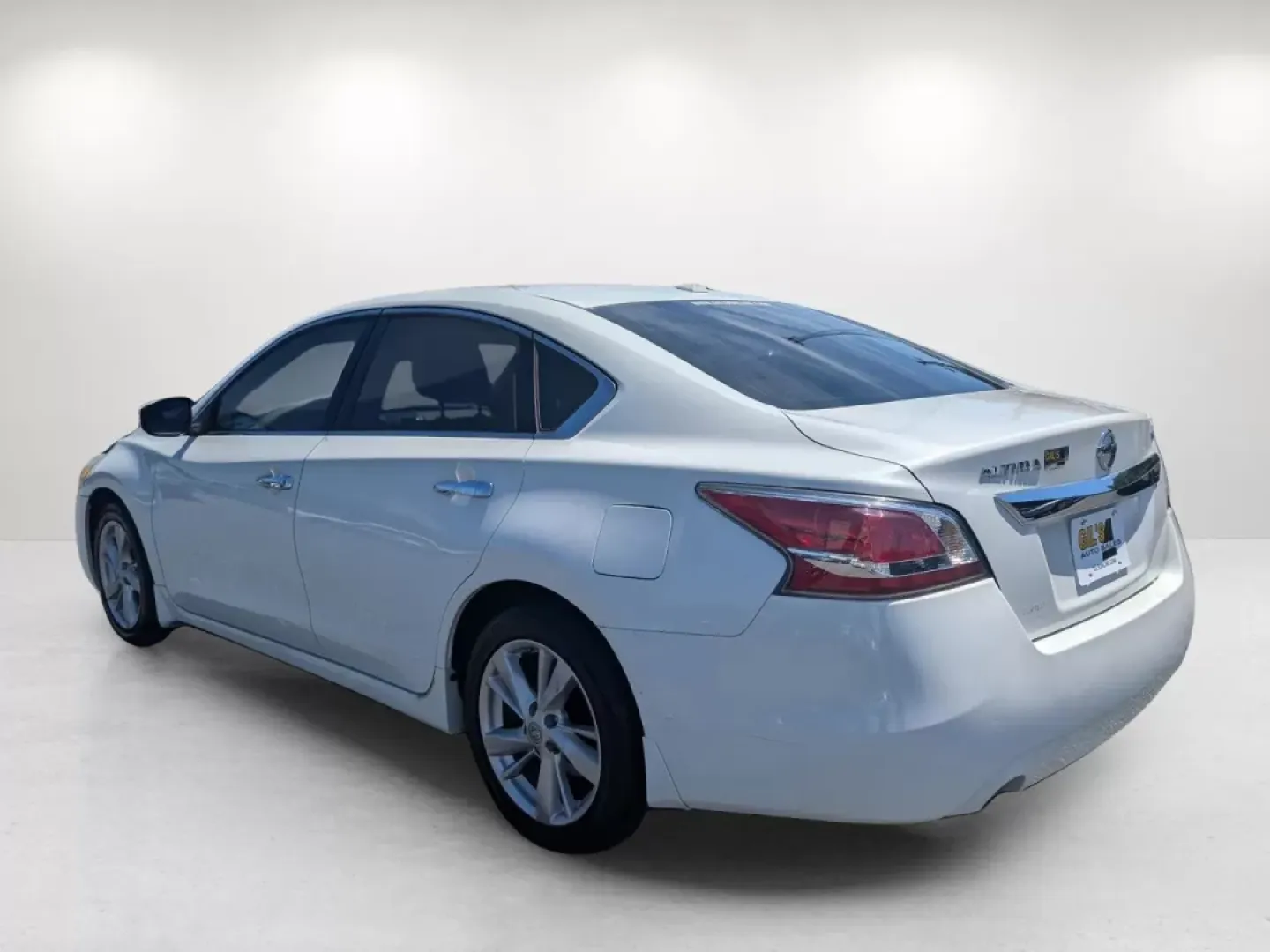 2015 Pearl White /Beige Nissan Altima 2.5 SL (1N4AL3AP3FN) with an Other engine, located at 5115 14th Ave., Columbus, GA, 31904, (706) 323-0345, 32.511494, -84.971046 - Discover the ultimate blend of comfort and style with the 2015 Nissan Altima 2.5 SL, available now at Gils Auto in Columbus, GA. If you're searching for a dependable sedan that can handle your daily commute, family outings, or weekend adventures, this Altima is designed to meet your needs seamlessly - Photo#7