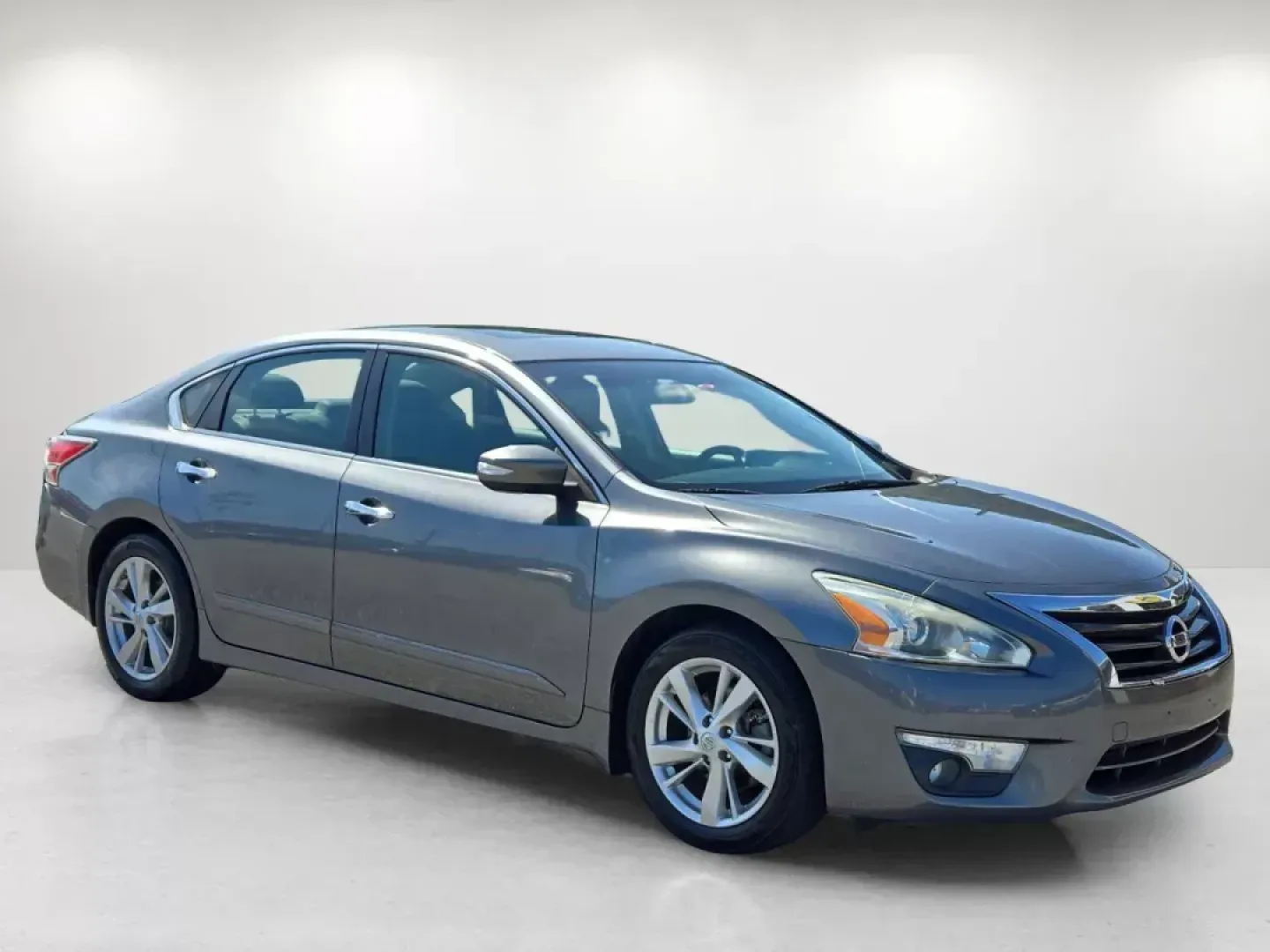 2015 /Charcoal Nissan Altima 2.5 SL (1N4AL3AP6FC) with an Other engine, located at 804 22nd Ave, Phenix City, AL, 36870, (334) 297-1860, 32.484749, -85.024475 - **Experience Comfort and Style with the 2015 Nissan Altima 2.5 SL: Your Ideal Sedan for Phenix City Adventures!**<br /> <br /> Are you ready to elevate your daily commute or embark on weekend getaways with a vehicle that perfectly balances style, comfort, and functionality? Look no further than this - Photo#2