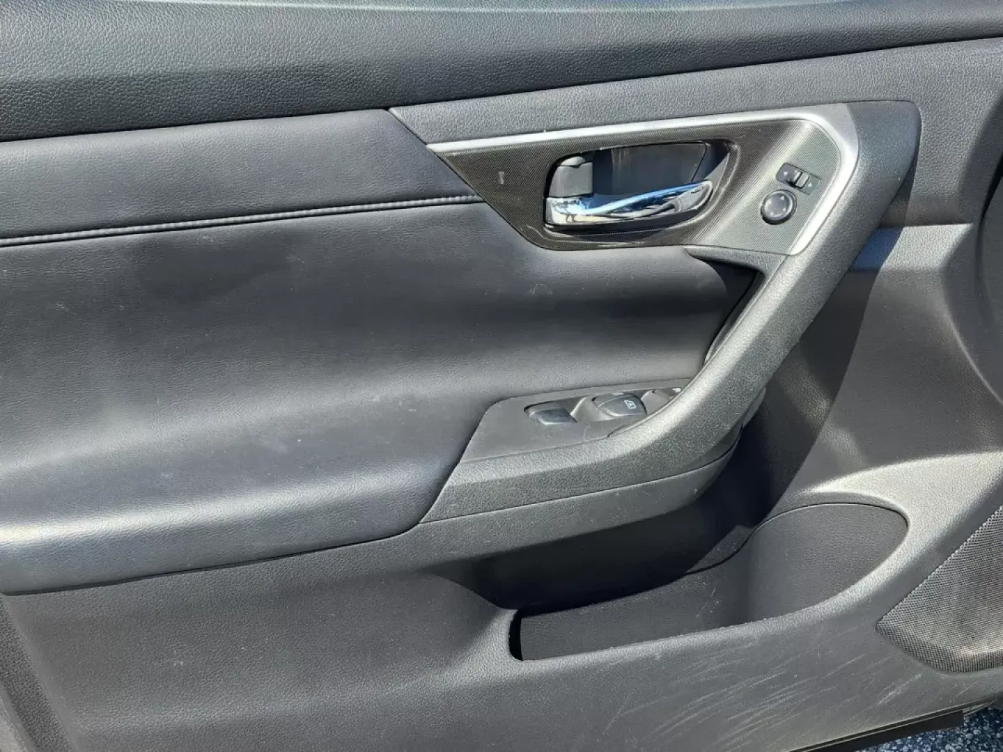 2015 /Charcoal Nissan Altima 2.5 SL (1N4AL3AP6FC) with an Other engine, located at 804 22nd Ave, Phenix City, AL, 36870, (334) 297-1860, 32.484749, -85.024475 - **Experience Comfort and Style with the 2015 Nissan Altima 2.5 SL: Your Ideal Sedan for Phenix City Adventures!**<br /> <br /> Are you ready to elevate your daily commute or embark on weekend getaways with a vehicle that perfectly balances style, comfort, and functionality? Look no further than this - Photo#8