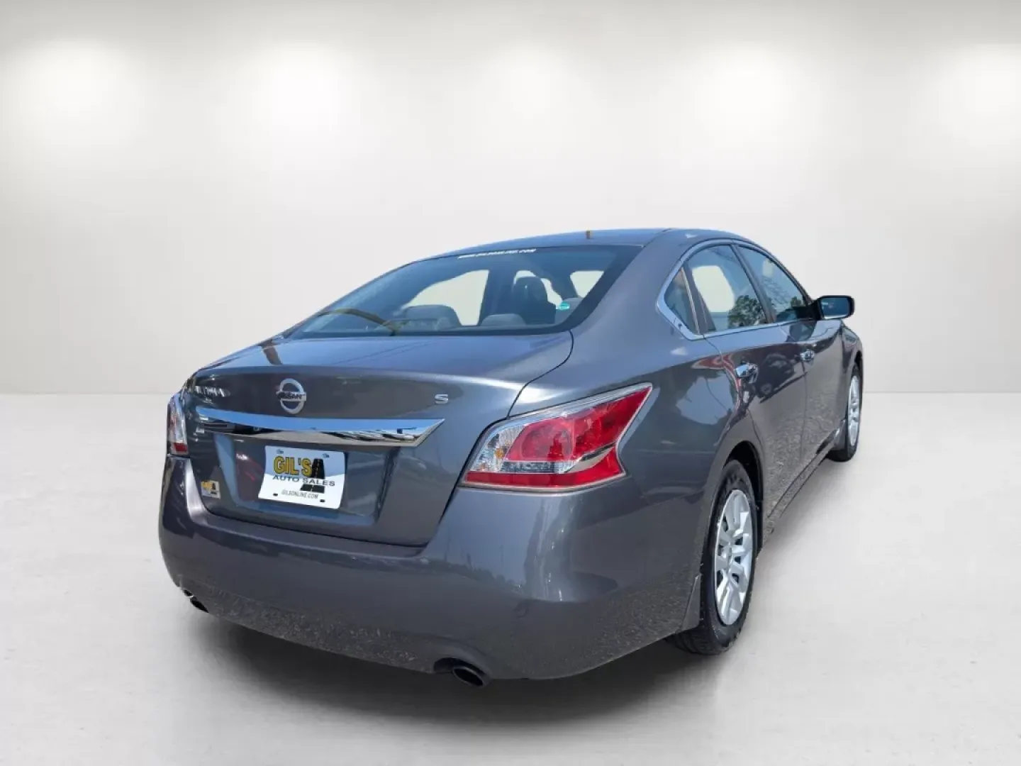 2015 /Charcoal Nissan Altima 2.5 S (1N4AL3AP3FC) with an Other engine, located at 3959 U.S. 80 W, Phenix City, AL, 36870, (334) 297-4885, 32.469296, -85.135185 - **Experience the Perfect Blend of Comfort and Reliability with the 2015 Nissan Altima at Gils Auto!**<br /> <br /> Are you in search of a dependable sedan that caters to both your daily commutes and weekend getaways? Look no further! The 2015 Nissan Altima 2.5 S offers an ideal balance of fuel effic - Photo#5