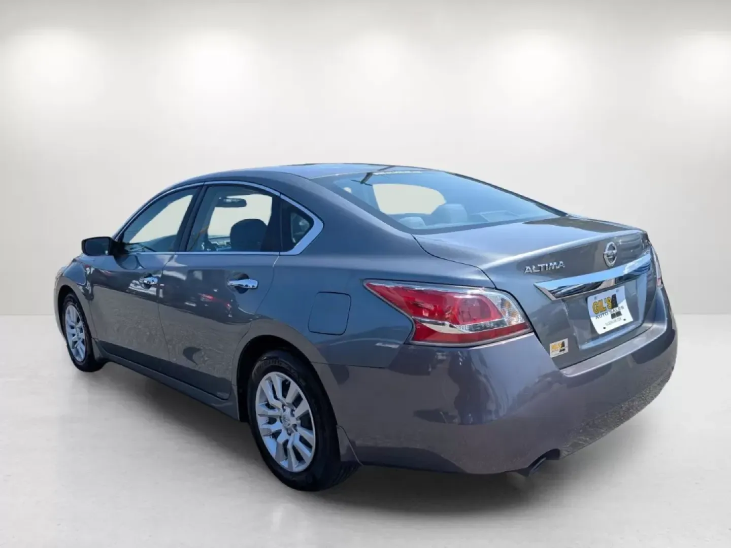 2015 /Charcoal Nissan Altima 2.5 S (1N4AL3AP3FC) with an Other engine, located at 3959 U.S. 80 W, Phenix City, AL, 36870, (334) 297-4885, 32.469296, -85.135185 - **Experience the Perfect Blend of Comfort and Reliability with the 2015 Nissan Altima at Gils Auto!**<br /> <br /> Are you in search of a dependable sedan that caters to both your daily commutes and weekend getaways? Look no further! The 2015 Nissan Altima 2.5 S offers an ideal balance of fuel effic - Photo#7