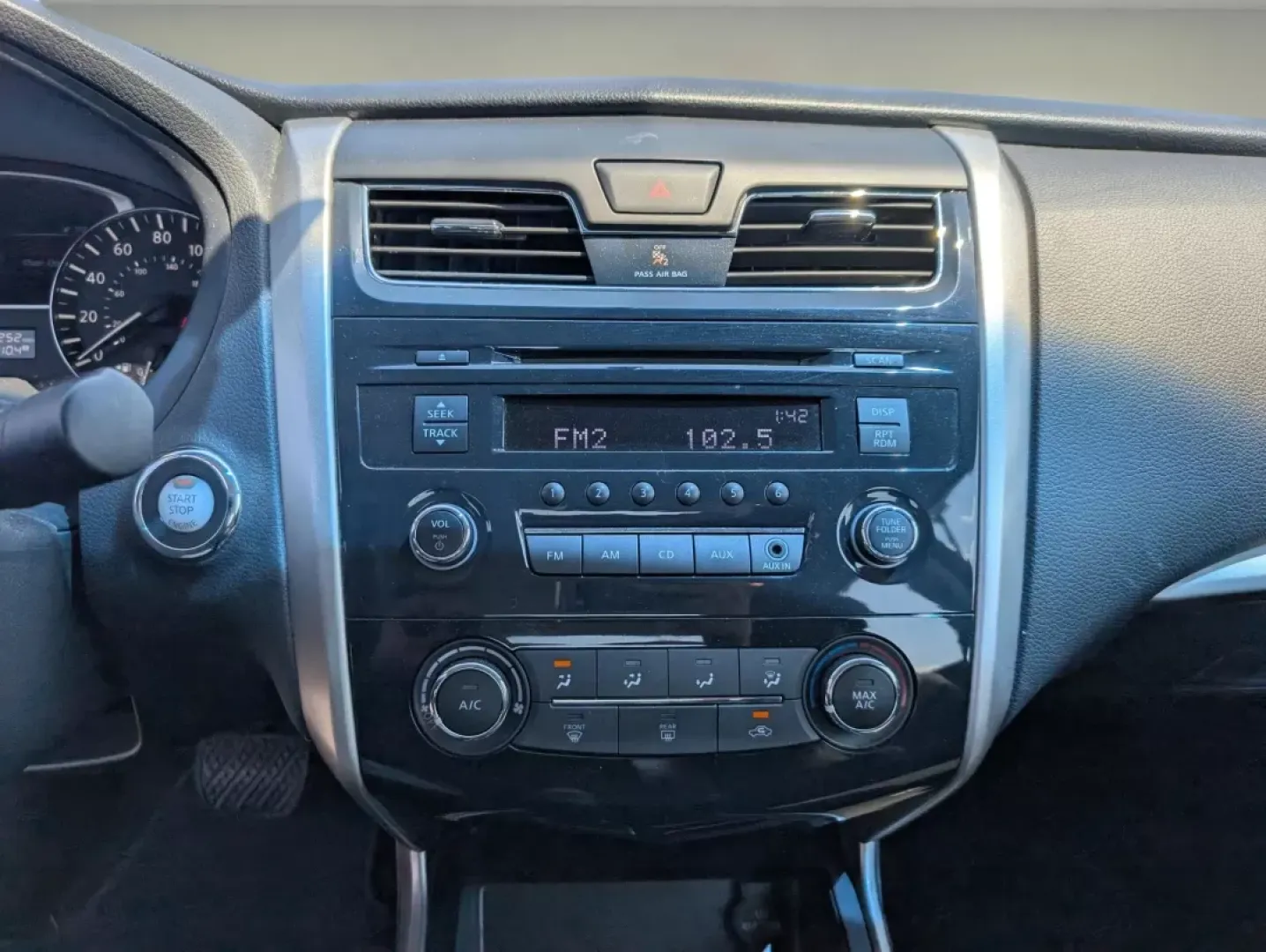 2015 /Charcoal Nissan Altima 2.5 S (1N4AL3AP3FC) with an Other engine, located at 3959 U.S. 80 W, Phenix City, AL, 36870, (334) 297-4885, 32.469296, -85.135185 - **Experience the Perfect Blend of Comfort and Reliability with the 2015 Nissan Altima at Gils Auto!**<br /> <br /> Are you in search of a dependable sedan that caters to both your daily commutes and weekend getaways? Look no further! The 2015 Nissan Altima 2.5 S offers an ideal balance of fuel effic - Photo#13