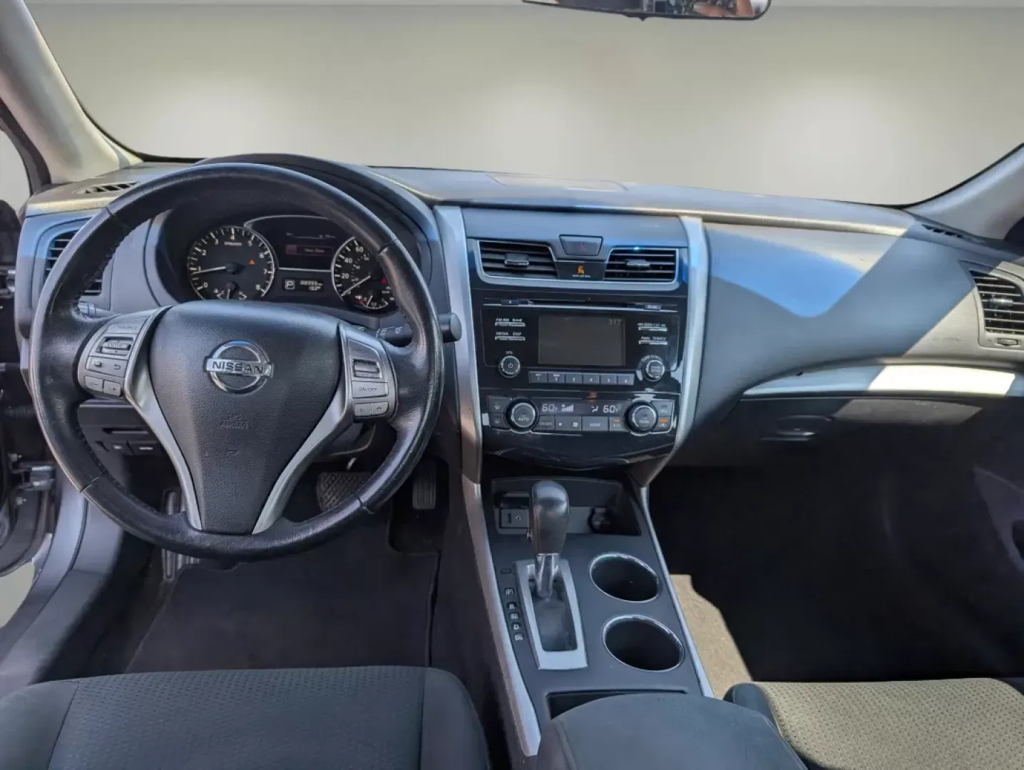 2015 /Charcoal Nissan Altima 2.5 SV (1N4AL3AP6FC) with an Other engine, located at 1430 Gateway Drive, Opelika, AL, 36801, (334) 239-0944, 32.637871, -85.409790 - **Elevate Your Daily Drive with the 2015 Nissan Altima 2.5 SV at Gils Auto Perfect for Commuters and Families Alike!**<br /> <br /> Are you tired of your daily commute, longing for a vehicle that combines style, comfort, and reliability? Look no further! The 2015 Nissan Altima 2.5 SV available at G - Photo#11