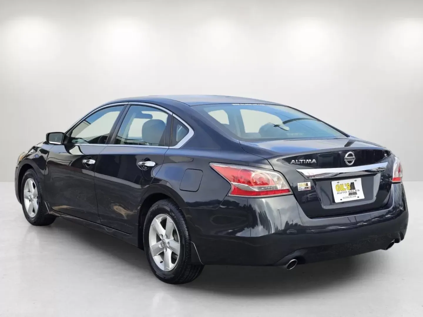 2015 /Charcoal Nissan Altima 2.5 S (1N4AL3AP3FC) with an Other engine, located at 804 22nd Ave, Phenix City, AL, 36870, (334) 297-1860, 32.484749, -85.024475 - Elevate your daily commute or weekend adventures with the perfect blend of style, comfort, and reliability the 2015 Nissan Altima 2.5 S. This sedan isn't just a vehicle; it's a lifestyle choice that caters to professionals, families, and anyone who values a smooth ride. With its impressive fuel eff - Photo#6
