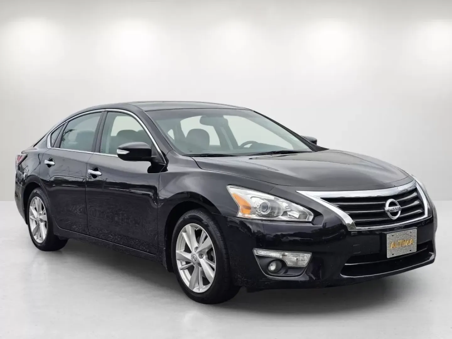 2015 /Charcoal Nissan Altima 2.5 SL (1N4AL3AP5FC) with an Other engine, located at 3959 U.S. 80 W, Phenix City, AL, 36870, (334) 297-4885, 32.469296, -85.135185 - ### Discover Your Next Adventure with the 2015 Nissan Altima 2.5 SL at Gils Auto!<br /> <br /> Are you searching for a reliable vehicle that combines style, comfort, and advanced technology? Look no further! The 2015 Nissan Altima 2.5 SL is perfect for those long commutes or weekend getaways, provid - Photo#3