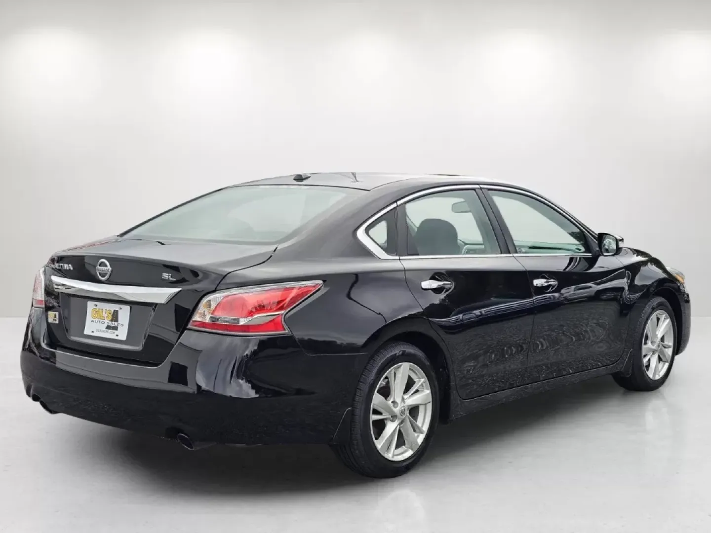 2015 /Charcoal Nissan Altima 2.5 SL (1N4AL3AP5FC) with an Other engine, located at 3959 U.S. 80 W, Phenix City, AL, 36870, (334) 297-4885, 32.469296, -85.135185 - ### Discover Your Next Adventure with the 2015 Nissan Altima 2.5 SL at Gils Auto!<br /> <br /> Are you searching for a reliable vehicle that combines style, comfort, and advanced technology? Look no further! The 2015 Nissan Altima 2.5 SL is perfect for those long commutes or weekend getaways, provid - Photo#5