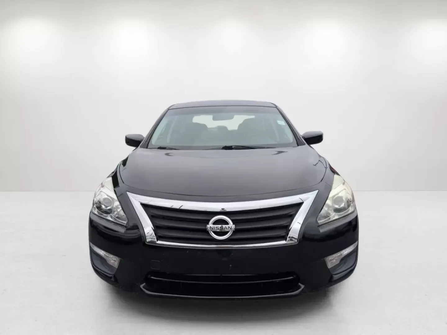 2015 /Charcoal Nissan Altima 2.5 S (1N4AL3APXFC) with an Other engine, located at 804 22nd Ave, Phenix City, AL, 36870, (334) 297-1860, 32.484749, -85.024475 - Looking for a reliable sedan that fits seamlessly into your busy lifestyle? The 2015 Nissan Altima 2.5 S is the perfect companion for commuters, families, and anyone who values comfort and efficiency on the road. With its sleek Super Black exterior and spacious interior, this vehicle not only turns - Photo#1