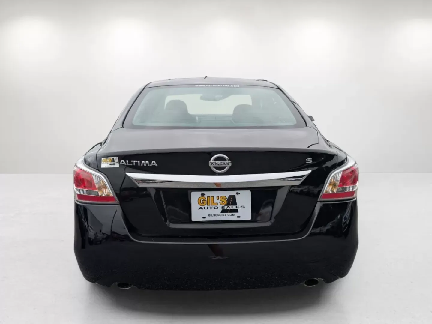 2015 /Charcoal Nissan Altima 2.5 S (1N4AL3APXFC) with an Other engine, located at 804 22nd Ave, Phenix City, AL, 36870, (334) 297-1860, 32.484749, -85.024475 - Looking for a reliable sedan that fits seamlessly into your busy lifestyle? The 2015 Nissan Altima 2.5 S is the perfect companion for commuters, families, and anyone who values comfort and efficiency on the road. With its sleek Super Black exterior and spacious interior, this vehicle not only turns - Photo#5