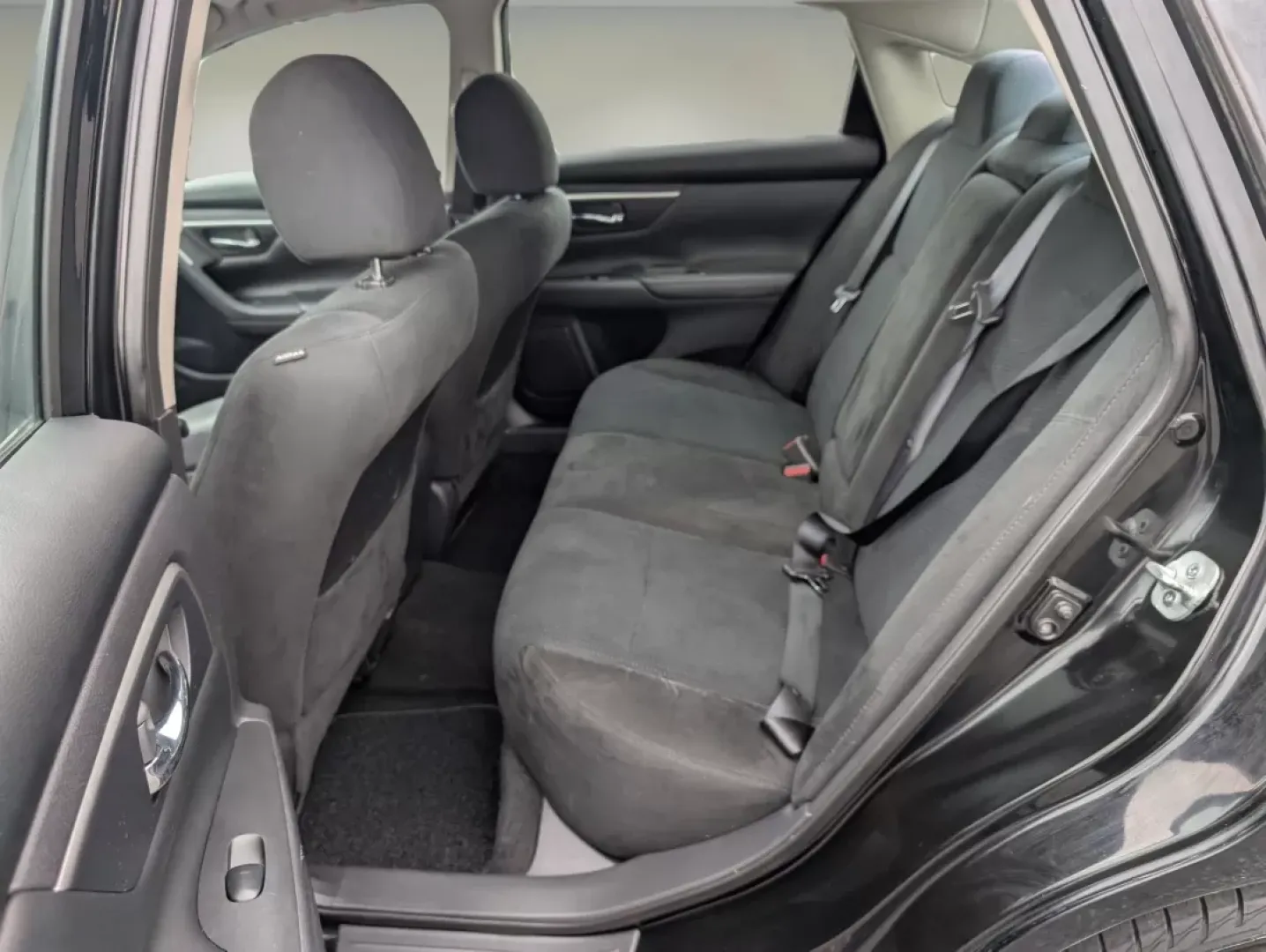 2015 /Charcoal Nissan Altima 2.5 S (1N4AL3APXFC) with an Other engine, located at 804 22nd Ave, Phenix City, AL, 36870, (334) 297-1860, 32.484749, -85.024475 - Looking for a reliable sedan that fits seamlessly into your busy lifestyle? The 2015 Nissan Altima 2.5 S is the perfect companion for commuters, families, and anyone who values comfort and efficiency on the road. With its sleek Super Black exterior and spacious interior, this vehicle not only turns - Photo#10