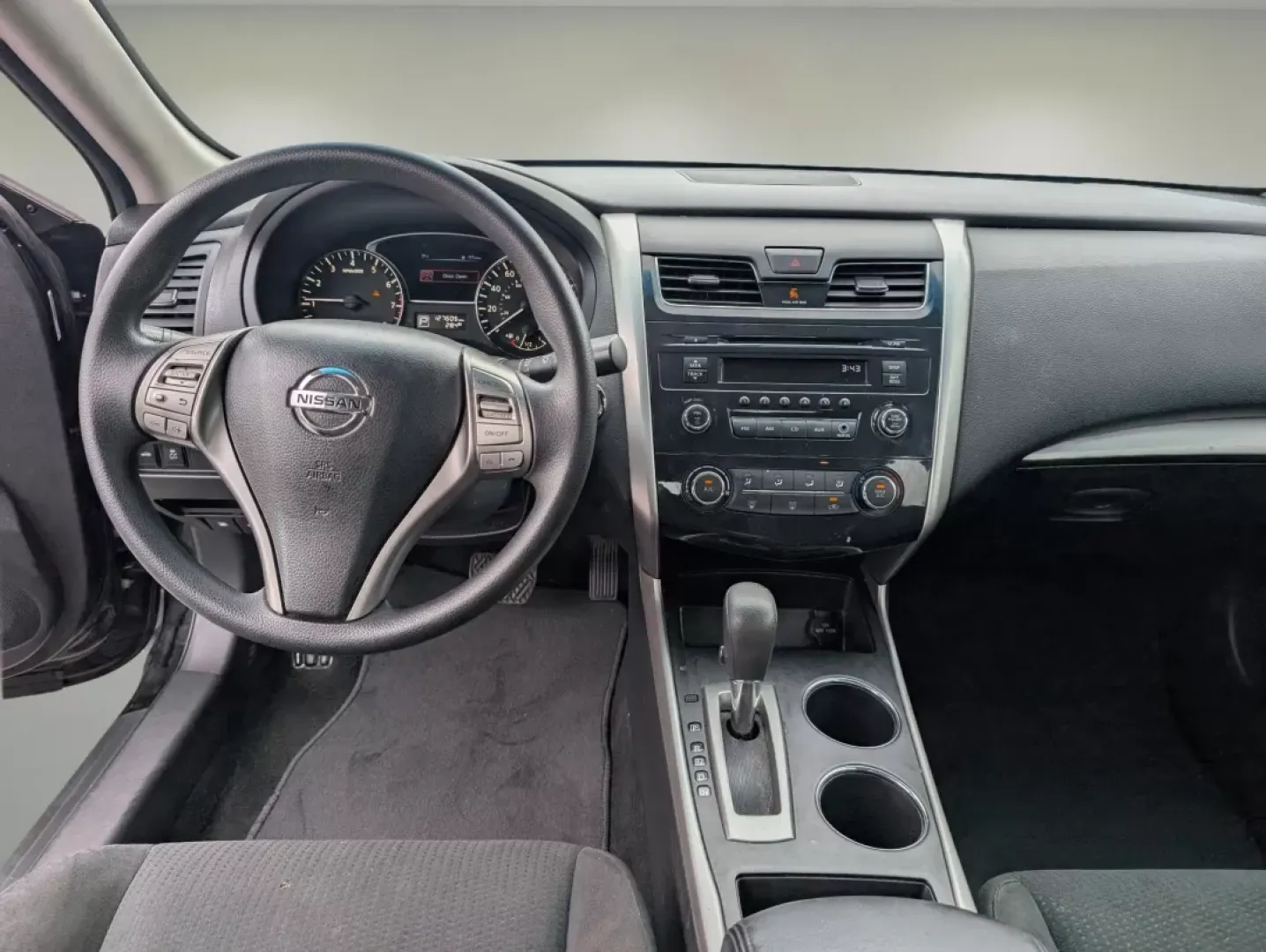 2015 /Charcoal Nissan Altima 2.5 S (1N4AL3APXFC) with an Other engine, located at 804 22nd Ave, Phenix City, AL, 36870, (334) 297-1860, 32.484749, -85.024475 - Looking for a reliable sedan that fits seamlessly into your busy lifestyle? The 2015 Nissan Altima 2.5 S is the perfect companion for commuters, families, and anyone who values comfort and efficiency on the road. With its sleek Super Black exterior and spacious interior, this vehicle not only turns - Photo#11