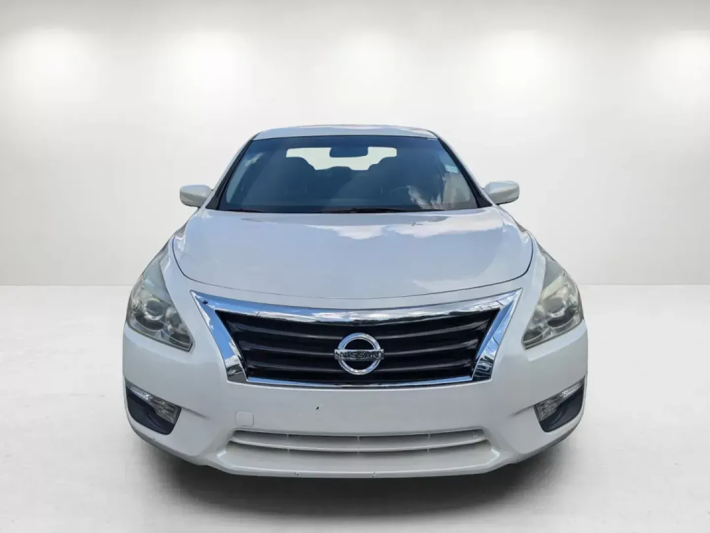 2015 /Charcoal Nissan Altima 2.5 S (1N4AL3AP0FC) with an Regular Unleaded I-4 2.5 L/152 engine, 1-Speed CVT w/OD transmission, located at 3959 U.S. 80 W, Phenix City, AL, 36870, (334) 297-4885, 32.469296, -85.135185 - **Drive the 2015 Nissan Altima: Perfect for Your Daily Adventures in Phenix City!**<br /> <br /> Are you in the market for a reliable, stylish sedan that fits seamlessly into your active lifestyle? Look no further than this 2015 Nissan Altima 2.5 S available at Gils Auto in Phenix City, AL. Whether - Photo#2