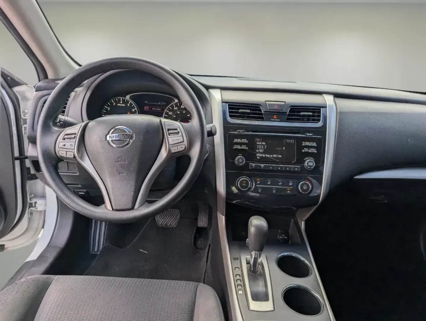 2015 /Charcoal Nissan Altima 2.5 S (1N4AL3AP0FC) with an Regular Unleaded I-4 2.5 L/152 engine, 1-Speed CVT w/OD transmission, located at 3959 U.S. 80 W, Phenix City, AL, 36870, (334) 297-4885, 32.469296, -85.135185 - **Drive the 2015 Nissan Altima: Perfect for Your Daily Adventures in Phenix City!**<br /> <br /> Are you in the market for a reliable, stylish sedan that fits seamlessly into your active lifestyle? Look no further than this 2015 Nissan Altima 2.5 S available at Gils Auto in Phenix City, AL. Whether - Photo#12