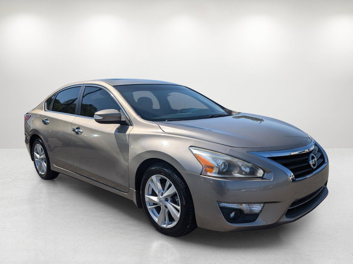 2015 /Beige Nissan Altima 2.5 SL (1N4AL3AP1FC) with an Regular Unleaded I-4 2.5 L/152 engine, 1-Speed CVT w/OD transmission, located at 5115 14th Ave., Columbus, GA, 31904, (706) 323-0345, 32.511494, -84.971046 - 2015 Nissan Altima 2.5 SL - Photo#2