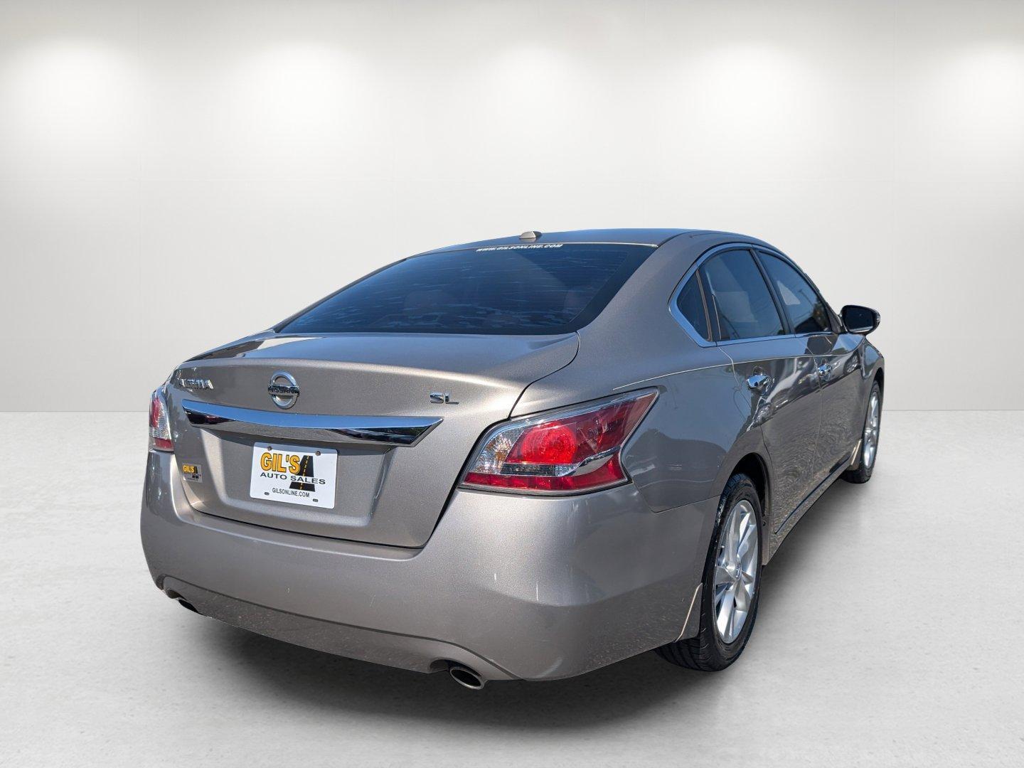 2015 /Beige Nissan Altima 2.5 SL (1N4AL3AP1FC) with an Regular Unleaded I-4 2.5 L/152 engine, 1-Speed CVT w/OD transmission, located at 5115 14th Ave., Columbus, GA, 31904, (706) 323-0345, 32.511494, -84.971046 - 2015 Nissan Altima 2.5 SL - Photo#4