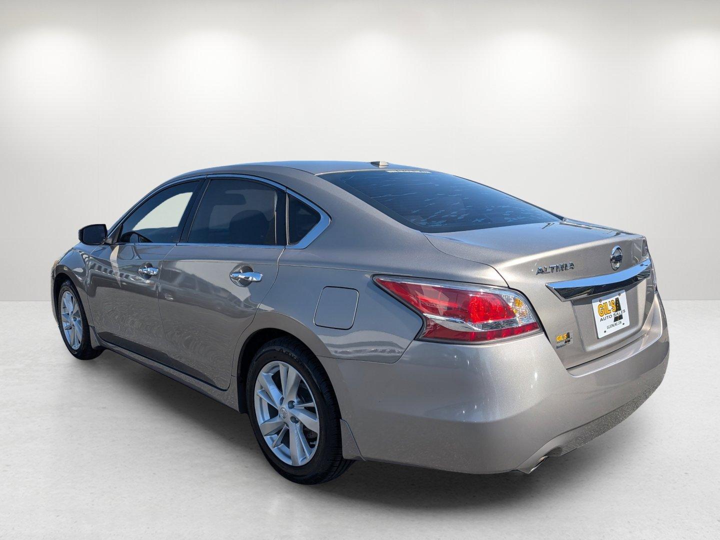 2015 /Beige Nissan Altima 2.5 SL (1N4AL3AP1FC) with an Regular Unleaded I-4 2.5 L/152 engine, 1-Speed CVT w/OD transmission, located at 5115 14th Ave., Columbus, GA, 31904, (706) 323-0345, 32.511494, -84.971046 - 2015 Nissan Altima 2.5 SL - Photo#6