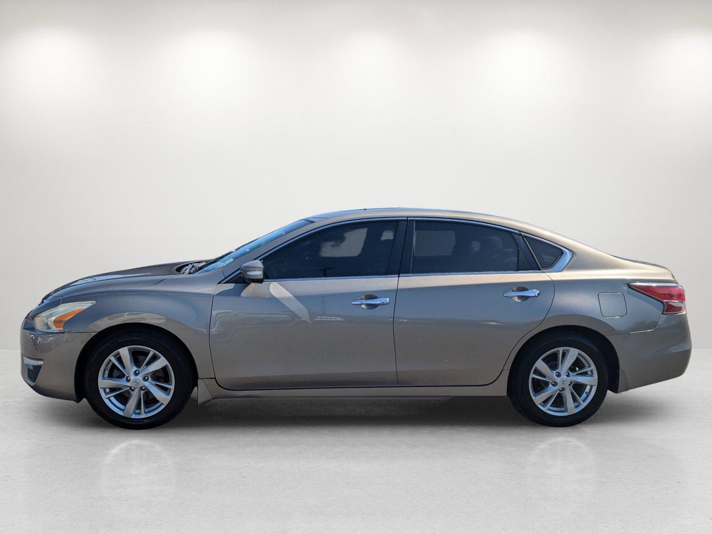 2015 /Beige Nissan Altima 2.5 SL (1N4AL3AP1FC) with an Regular Unleaded I-4 2.5 L/152 engine, 1-Speed CVT w/OD transmission, located at 5115 14th Ave., Columbus, GA, 31904, (706) 323-0345, 32.511494, -84.971046 - 2015 Nissan Altima 2.5 SL - Photo#7