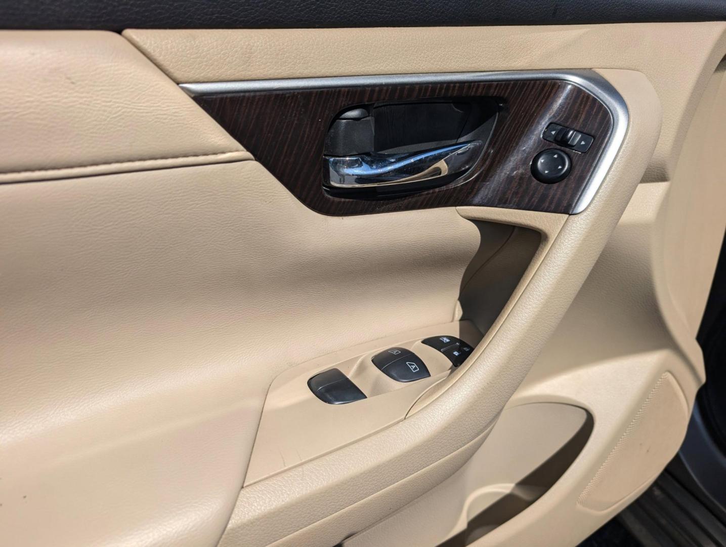 2015 /Beige Nissan Altima 2.5 SL (1N4AL3AP1FC) with an Regular Unleaded I-4 2.5 L/152 engine, 1-Speed CVT w/OD transmission, located at 5115 14th Ave., Columbus, GA, 31904, (706) 323-0345, 32.511494, -84.971046 - 2015 Nissan Altima 2.5 SL - Photo#8