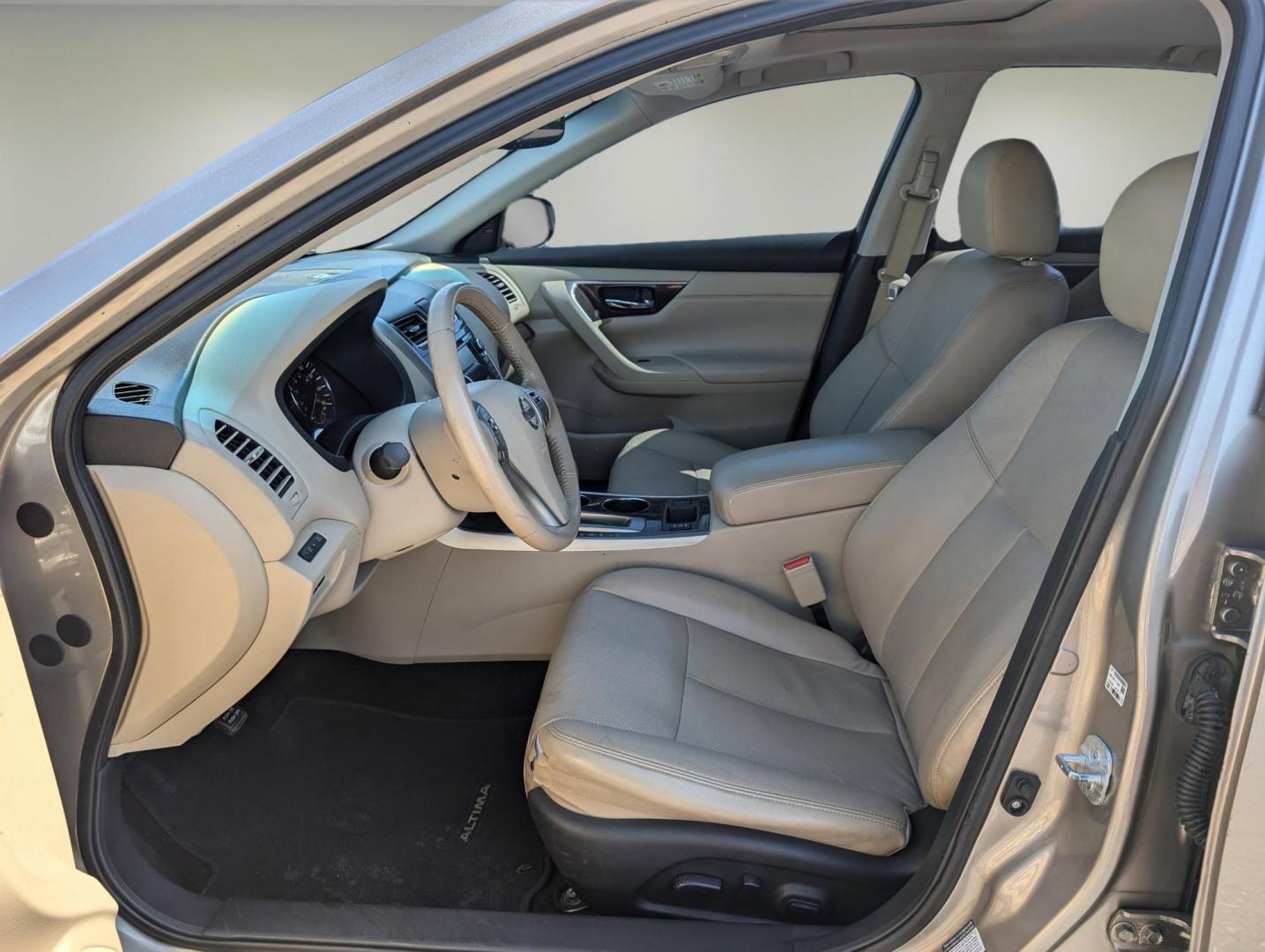 2015 /Beige Nissan Altima 2.5 SL (1N4AL3AP1FC) with an Regular Unleaded I-4 2.5 L/152 engine, 1-Speed CVT w/OD transmission, located at 5115 14th Ave., Columbus, GA, 31904, (706) 323-0345, 32.511494, -84.971046 - 2015 Nissan Altima 2.5 SL - Photo#9