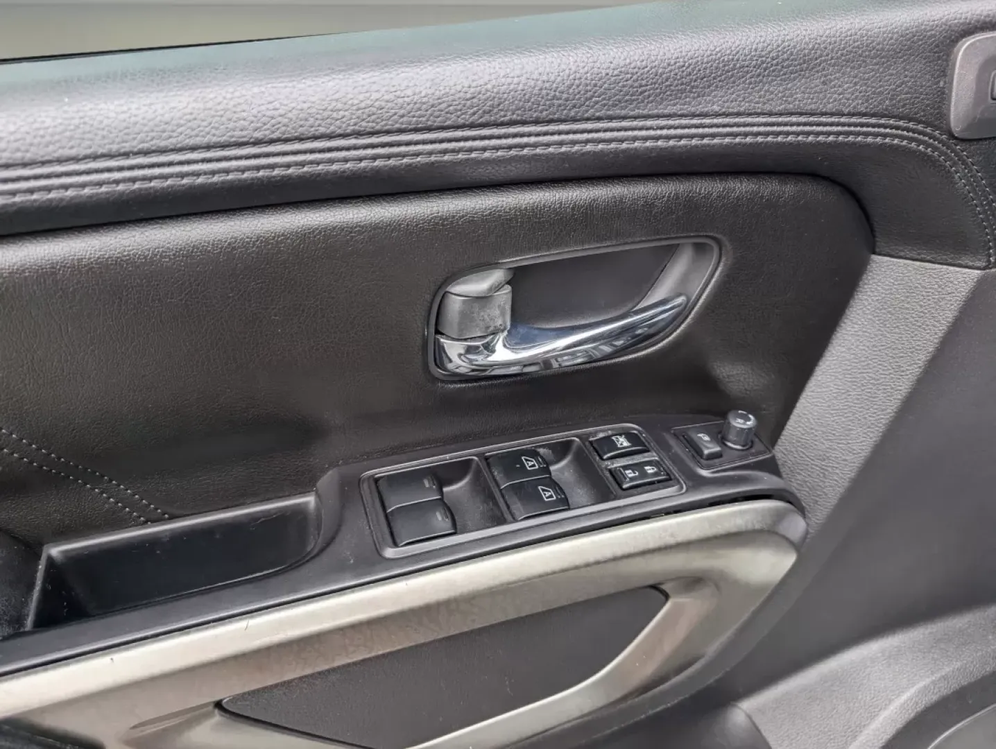 2015 /Charcoal Nissan Armada Platinum (5N1BA0NF3FN) with an Other engine, located at 5115 14th Ave., Columbus, GA, 31904, (706) 323-0345, 32.511494, -84.971046 - **Elevate Your Adventures with the 2015 Nissan Armada Platinum at Gils Auto!**<br /> <br /> Ready to embark on unforgettable family road trips? Look no further than the 2015 Nissan Armada Platinum, an SUV designed to accommodate your lifestyle. With its spacious interior, luxurious features, and rug - Photo#9