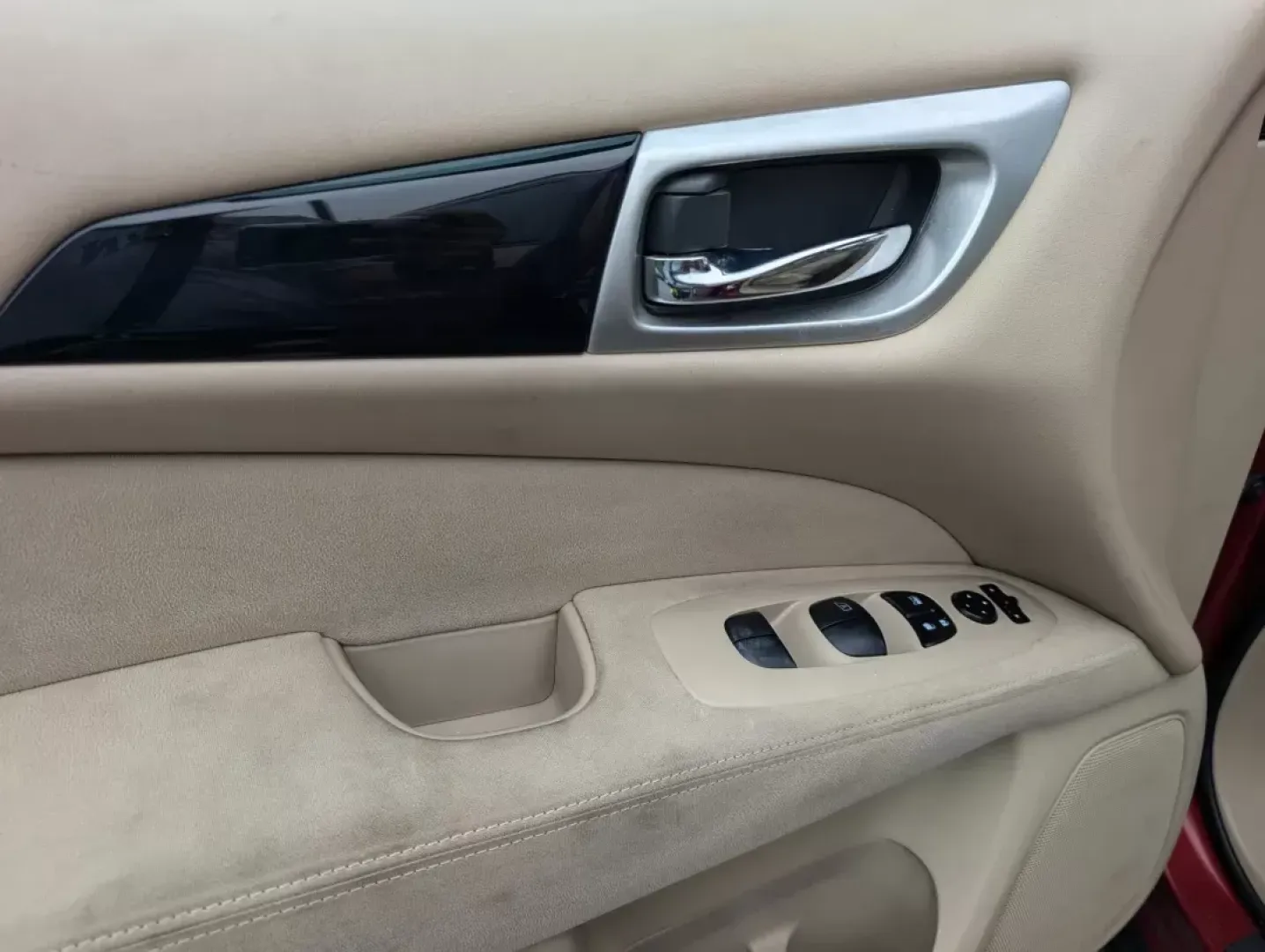 2015 /Almond Nissan Pathfinder S (5N1AR2MN2FC) with an Regular Unleaded V-6 3.5 L/213 engine, 1-Speed CVT w/OD transmission, located at 3959 U.S. 80 W, Phenix City, AL, 36870, (334) 297-4885, 32.469296, -85.135185 - 2015 Nissan Pathfinder S - Photo#8