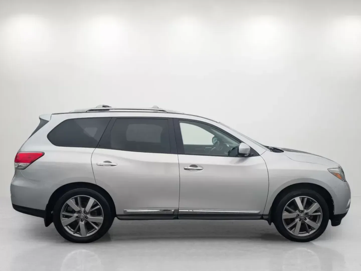 2015 /Charcoal Nissan Pathfinder Platinum (5N1AR2MM3FC) with an Other engine, located at 521 Old Farm Lane Rd, Prattville, AL, 36066, (334) 325-1505, 32.482460, -86.416367 - Are you ready to elevate your family adventures and weekend getaways? Look no further than this stunning 2015 Nissan Pathfinder Platinum, available now at Gils Auto in Prattville, AL. This versatile SUV is designed for both everyday commutes and exciting road trips, offering ample space, comfort, an - Photo#3