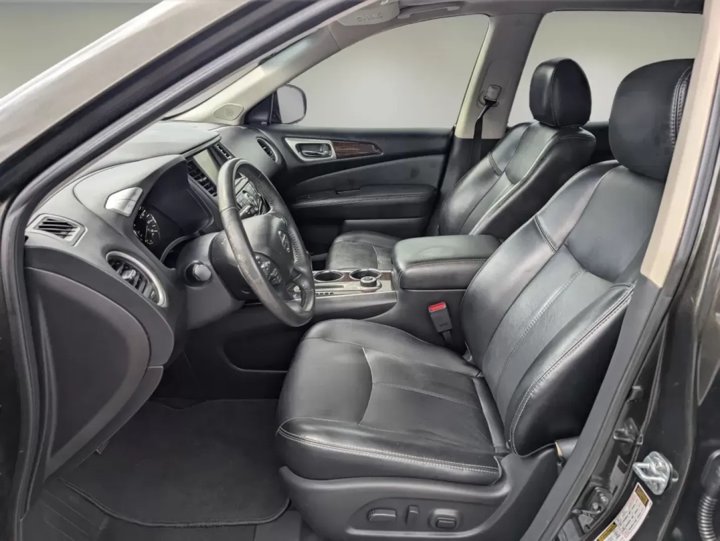 2015 /Charcoal Nissan Pathfinder SL (5N1AR2MM6FC) with an Other engine, located at 1430 Gateway Drive, Opelika, AL, 36801, (334) 239-0944, 32.637871, -85.409790 - **Explore the Great Outdoors in Comfort with This 2015 Nissan Pathfinder SL!**<br /> <br /> Are you ready to elevate your weekend adventures and daily commutes? Look no further than this stunning 2015 Nissan Pathfinder SL, now available at Gils Auto in Phenix City, AL. This versatile SUV is not just - Photo#9