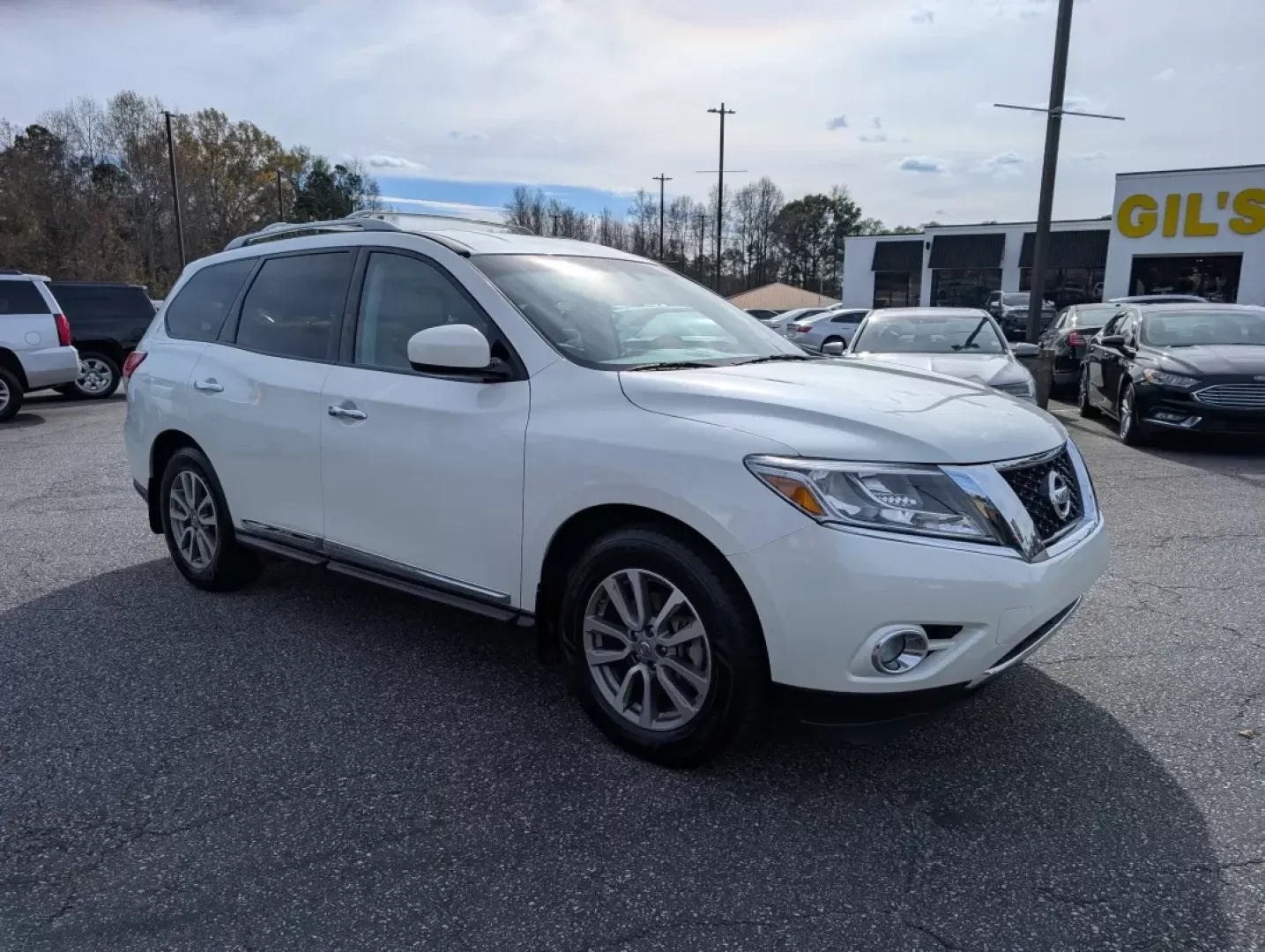 2015 /Almond Nissan Pathfinder SL (5N1AR2MN5FC) with an Other engine, located at 3959 U.S. 80 W, Phenix City, AL, 36870, (334) 297-4885, 32.469296, -85.135185 - **Drive Into Adventure with the 2015 Nissan Pathfinder SL at Gils Auto - Your Local Buy Here Pay Here Dealer!**<br /> <br /> Are you ready to elevate your family adventures or weekend getaways? The 2015 Nissan Pathfinder SL is the perfect SUV for those who value functionality, comfort, and style. Wi - Photo#2