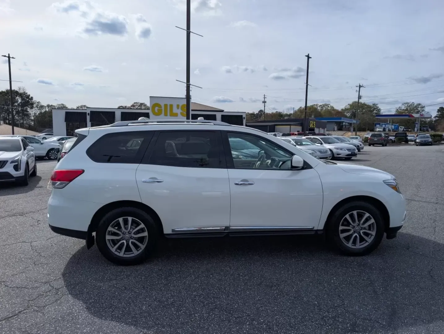 2015 /Almond Nissan Pathfinder SL (5N1AR2MN5FC) with an Other engine, located at 3959 U.S. 80 W, Phenix City, AL, 36870, (334) 297-4885, 32.469296, -85.135185 - **Drive Into Adventure with the 2015 Nissan Pathfinder SL at Gils Auto - Your Local Buy Here Pay Here Dealer!**<br /> <br /> Are you ready to elevate your family adventures or weekend getaways? The 2015 Nissan Pathfinder SL is the perfect SUV for those who value functionality, comfort, and style. Wi - Photo#3