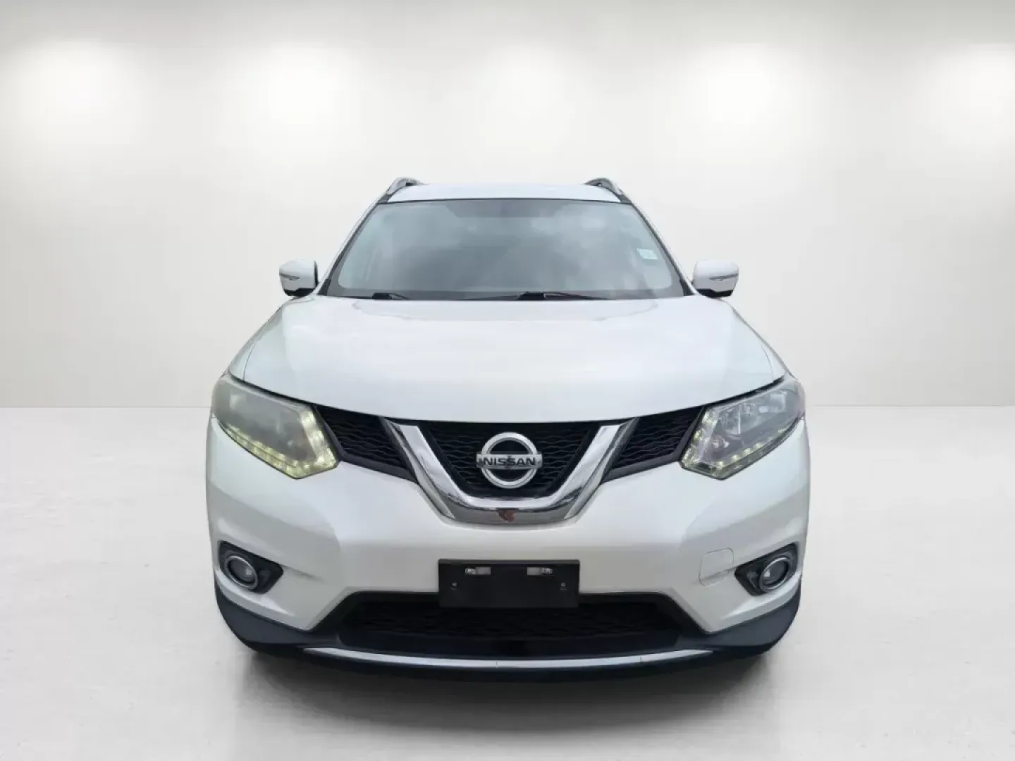 2015 /Charcoal Nissan Rogue SL (5N1AT2MT8FC) with an Regular Unleaded I-4 2.5 L/152 engine, 1-Speed CVT w/OD transmission, located at 7000 Northlake Connector, Columbus, GA, 31904, (706) 987-8085, 32.524975, -84.978134 - 2015 Nissan Rogue SL - Photo#1