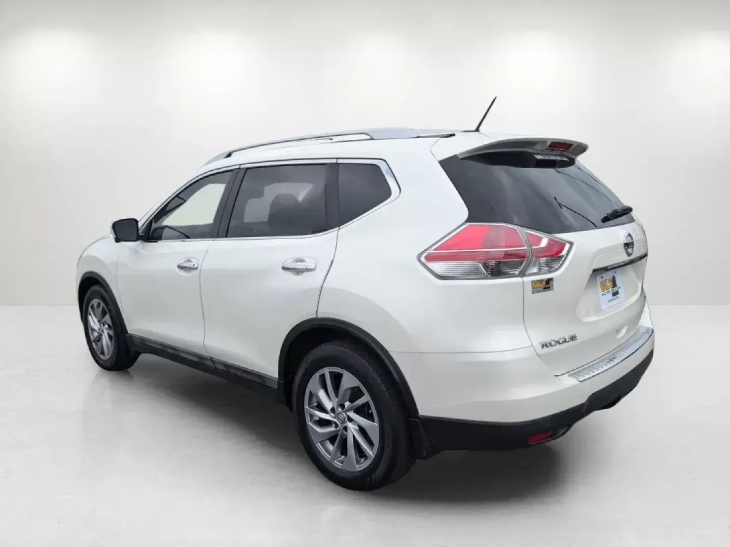2015 /Charcoal Nissan Rogue SL (5N1AT2MT8FC) with an Regular Unleaded I-4 2.5 L/152 engine, 1-Speed CVT w/OD transmission, located at 7000 Northlake Connector, Columbus, GA, 31904, (706) 987-8085, 32.524975, -84.978134 - 2015 Nissan Rogue SL - Photo#6