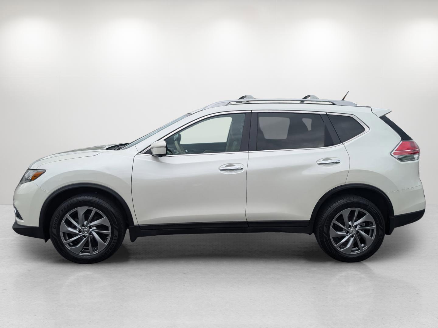 2015 /Almond Nissan Rogue SL (5N1AT2MV1FC) with an Regular Unleaded I-4 2.5 L/152 engine, 1-Speed CVT w/OD transmission, located at 7000 Northlake Connector, Columbus, GA, 31904, (706) 987-8085, 32.524975, -84.978134 - 2015 Nissan Rogue SL - Photo#1