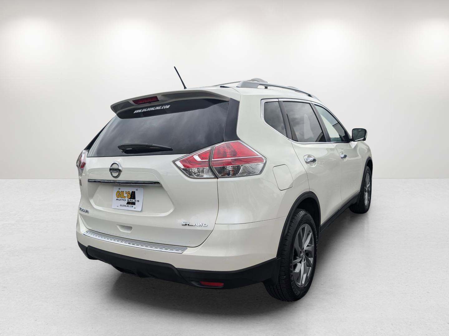 2015 /Almond Nissan Rogue SL (5N1AT2MV1FC) with an Regular Unleaded I-4 2.5 L/152 engine, 1-Speed CVT w/OD transmission, located at 7000 Northlake Connector, Columbus, GA, 31904, (706) 987-8085, 32.524975, -84.978134 - 2015 Nissan Rogue SL - Photo#4