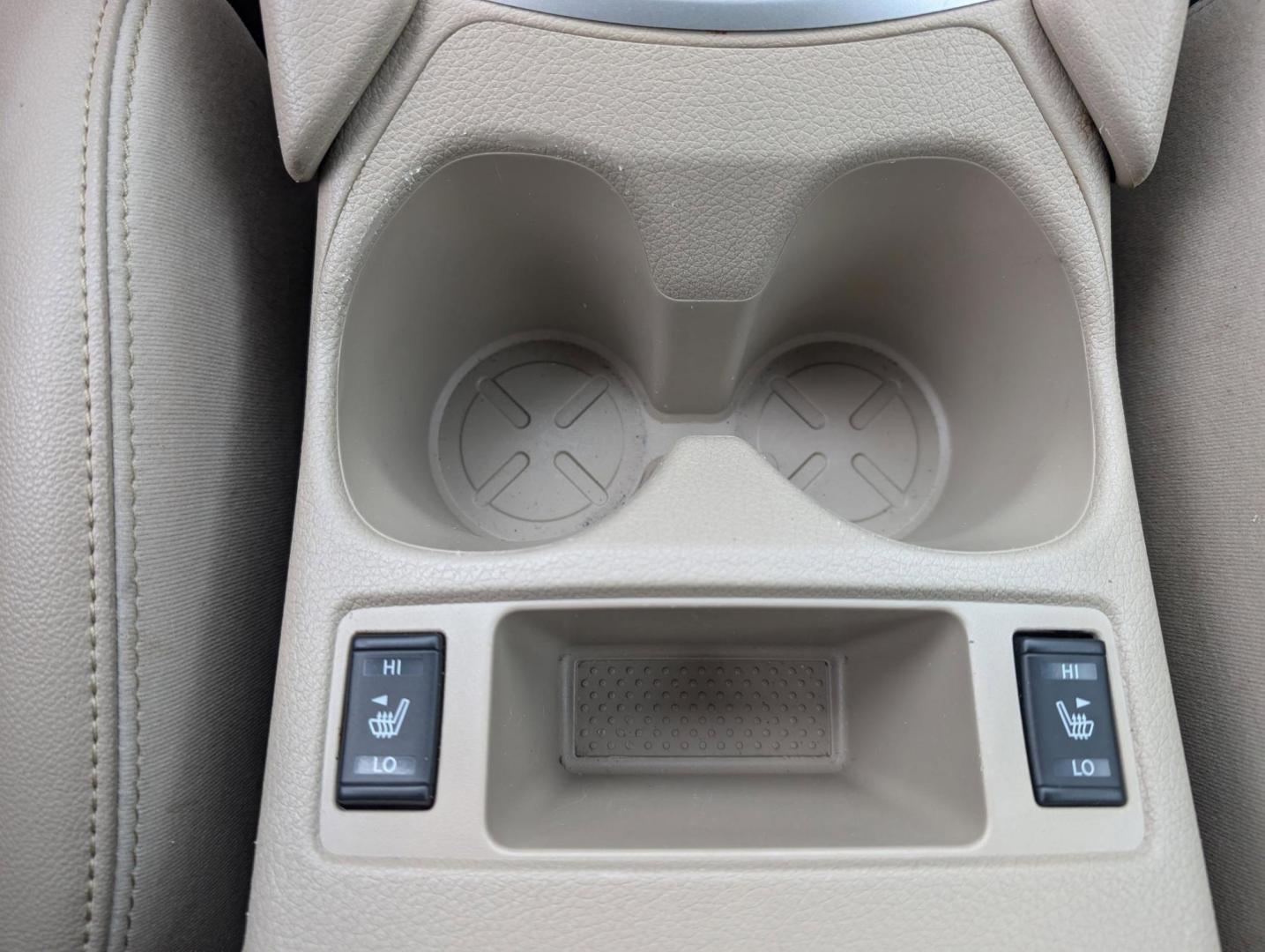2015 /Almond Nissan Rogue SL (5N1AT2MV1FC) with an Regular Unleaded I-4 2.5 L/152 engine, 1-Speed CVT w/OD transmission, located at 7000 Northlake Connector, Columbus, GA, 31904, (706) 987-8085, 32.524975, -84.978134 - 2015 Nissan Rogue SL - Photo#12