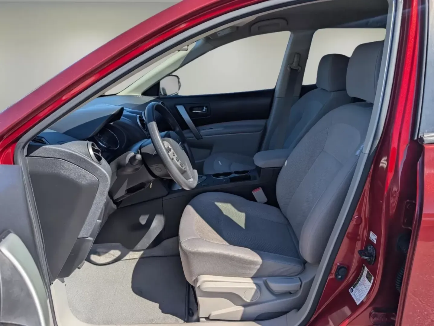 2015 /Gray Nissan Rogue S (JN8AS5MT4FW) with an Other engine, located at 7000 Northlake Connector, Columbus, GA, 31904, (706) 987-8085, 32.524975, -84.978134 - **Embrace Adventure with the 2015 Nissan Rogue Select Perfect for Your Next Family Getaway!**<br /> <br /> If you're seeking a vehicle that effortlessly blends comfort, style, and functionality, look no further than this 2015 Nissan Rogue Select S. This SUV is tailored for growing families, making - Photo#8