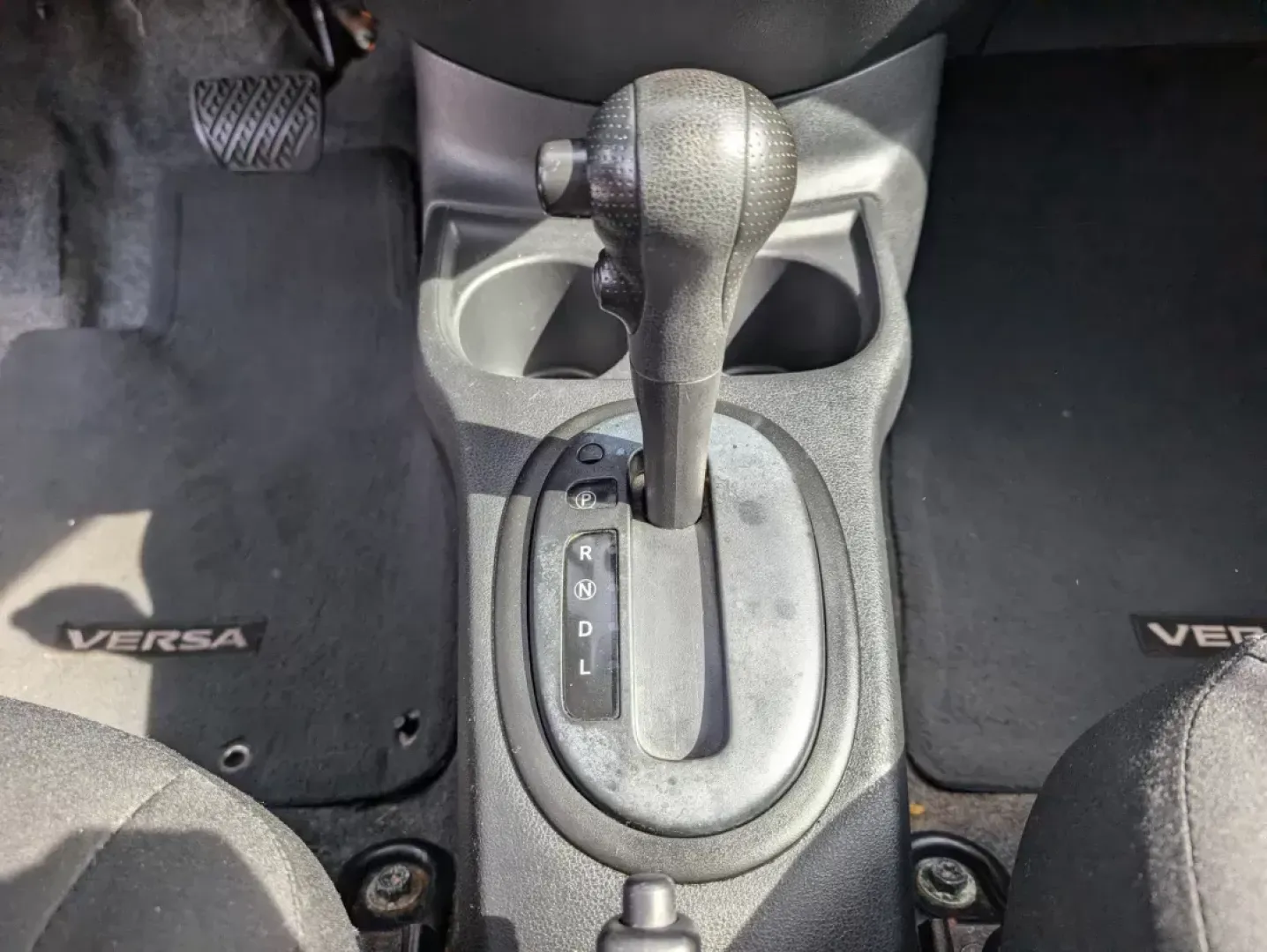2015 /Charcoal Nissan Versa S Plus (3N1CN7AP8FL) with an Regular Unleaded I-4 1.6 L/98 engine, 1-Speed CVT w/OD transmission, located at 1430 Gateway Drive, Opelika, AL, 36801, (334) 239-0944, 32.637871, -85.409790 - 2015 Nissan Versa S Plus - Photo#12