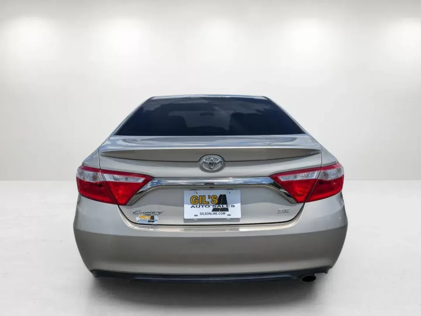 2015 Toyota Camry SE (4T1BF1FK0FU) with an Regular Unleaded I-4 2.5 L/152 engine, 6-Speed Automatic w/OD transmission, located at 3959 U.S. 80 W, Phenix City, AL, 36870, (334) 297-4885, 32.469296, -85.135185 - 2015 Toyota Camry SE - Photo#5