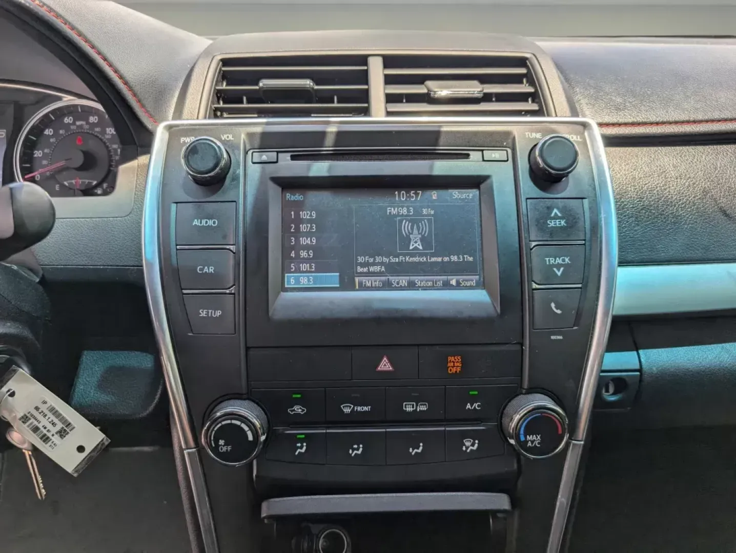 2015 Toyota Camry SE (4T1BF1FK0FU) with an Regular Unleaded I-4 2.5 L/152 engine, 6-Speed Automatic w/OD transmission, located at 3959 U.S. 80 W, Phenix City, AL, 36870, (334) 297-4885, 32.469296, -85.135185 - 2015 Toyota Camry SE - Photo#14