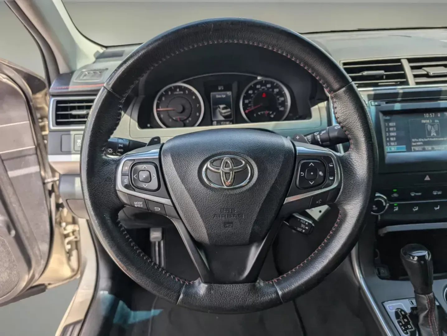2015 Toyota Camry SE (4T1BF1FK0FU) with an Regular Unleaded I-4 2.5 L/152 engine, 6-Speed Automatic w/OD transmission, located at 3959 U.S. 80 W, Phenix City, AL, 36870, (334) 297-4885, 32.469296, -85.135185 - 2015 Toyota Camry SE - Photo#15