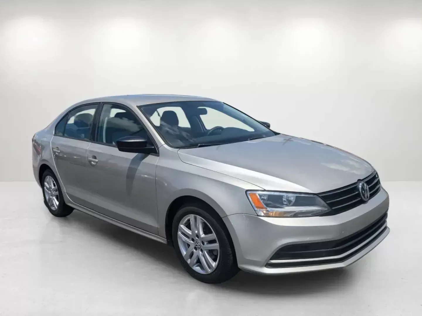 2015 Volkswagen Jetta Sedan (3VW2K7AJ3FM) with an Regular Unleaded I-4 2.0 L/121 engine, 6-Speed Automatic w/OD transmission, located at 1430 Gateway Drive, Opelika, AL, 36801, (334) 239-0944, 32.637871, -85.409790 - 2015 Volkswagen Jetta Sedan - Photo#2