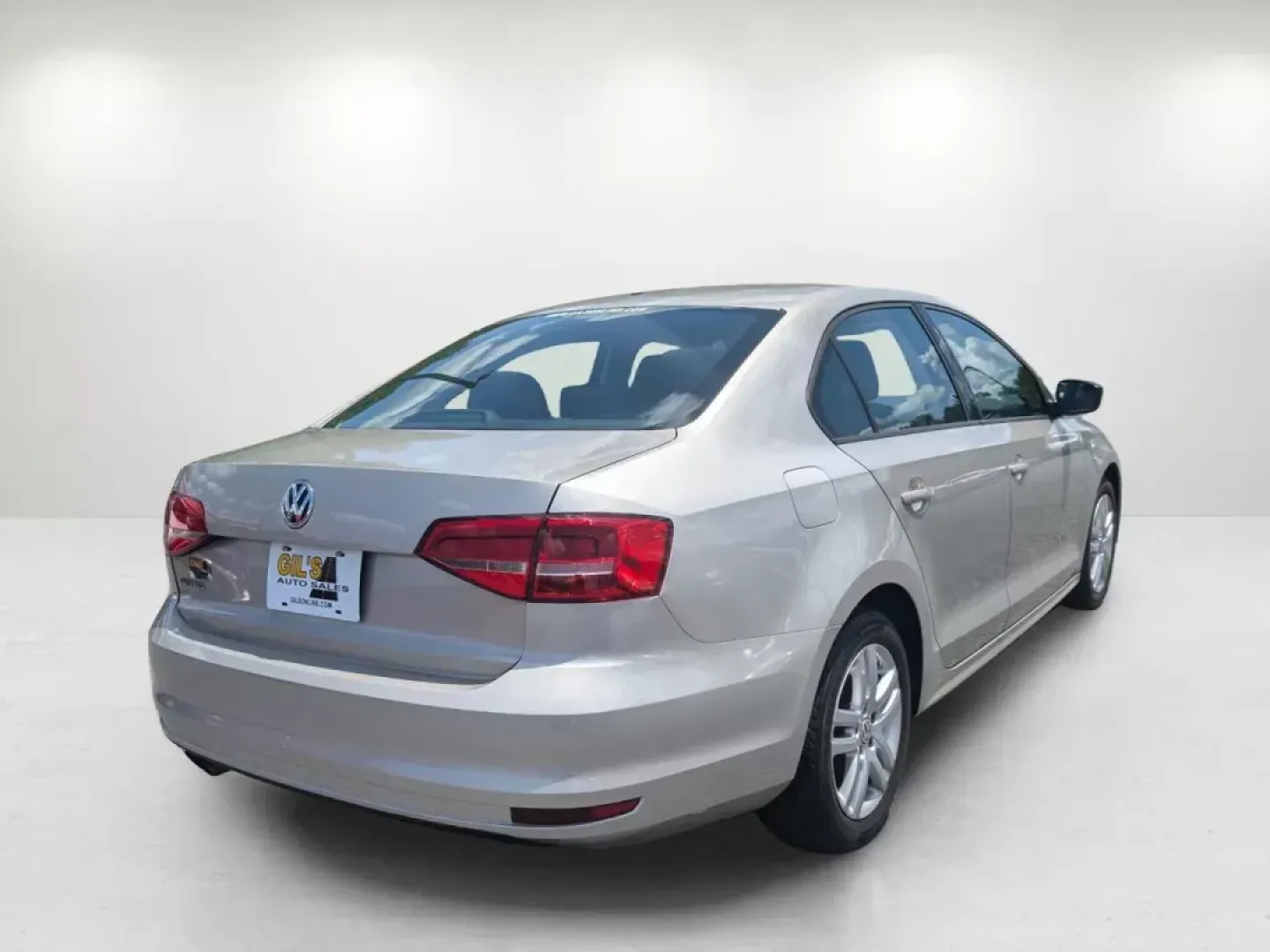 2015 Volkswagen Jetta Sedan (3VW2K7AJ3FM) with an Regular Unleaded I-4 2.0 L/121 engine, 6-Speed Automatic w/OD transmission, located at 1430 Gateway Drive, Opelika, AL, 36801, (334) 239-0944, 32.637871, -85.409790 - 2015 Volkswagen Jetta Sedan - Photo#4