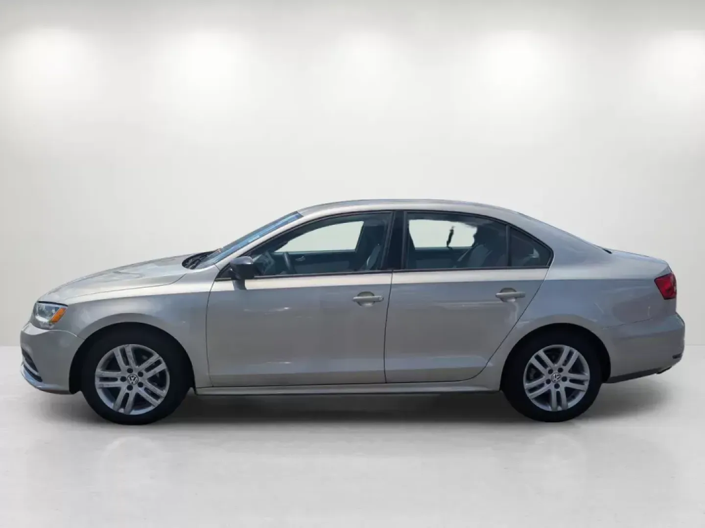 2015 Volkswagen Jetta Sedan (3VW2K7AJ3FM) with an Regular Unleaded I-4 2.0 L/121 engine, 6-Speed Automatic w/OD transmission, located at 1430 Gateway Drive, Opelika, AL, 36801, (334) 239-0944, 32.637871, -85.409790 - 2015 Volkswagen Jetta Sedan - Photo#7