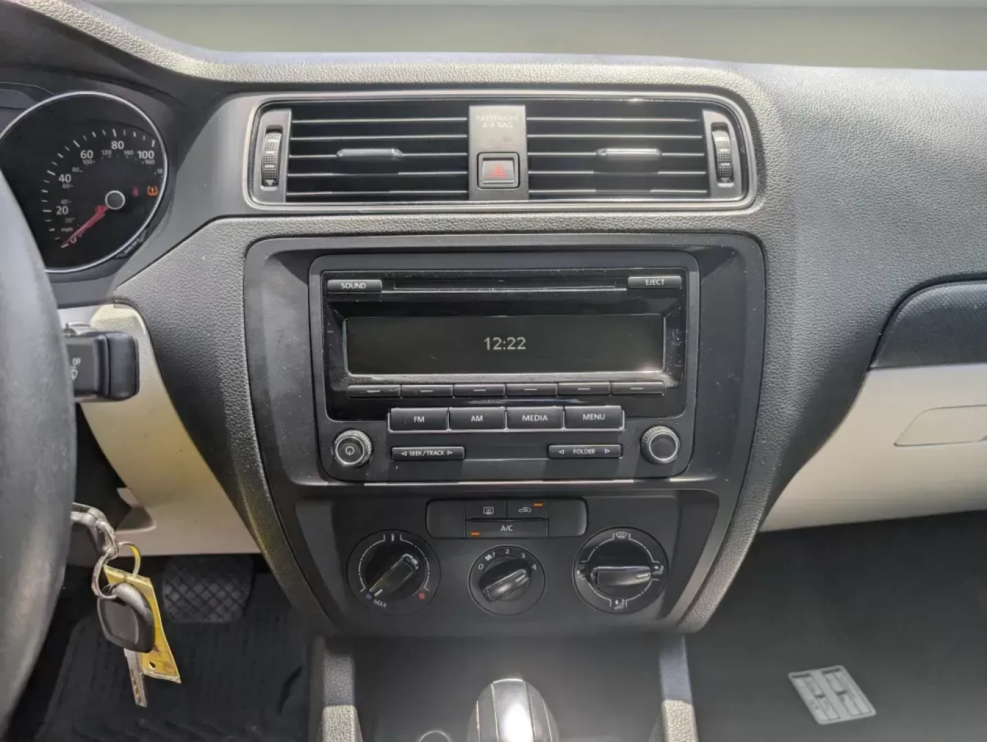 2015 Volkswagen Jetta Sedan (3VW2K7AJ3FM) with an Regular Unleaded I-4 2.0 L/121 engine, 6-Speed Automatic w/OD transmission, located at 1430 Gateway Drive, Opelika, AL, 36801, (334) 239-0944, 32.637871, -85.409790 - 2015 Volkswagen Jetta Sedan - Photo#14