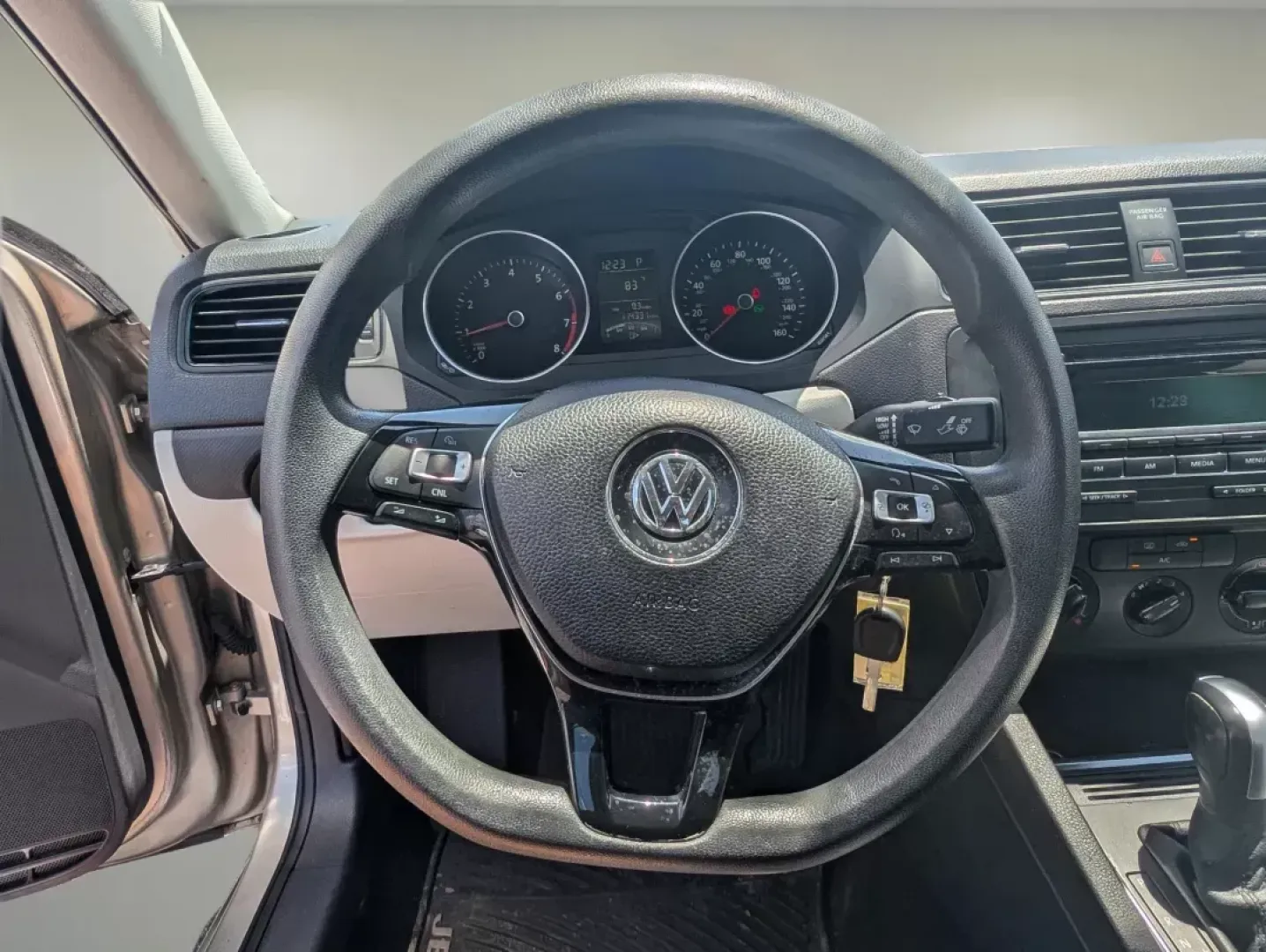 2015 Volkswagen Jetta Sedan (3VW2K7AJ3FM) with an Regular Unleaded I-4 2.0 L/121 engine, 6-Speed Automatic w/OD transmission, located at 1430 Gateway Drive, Opelika, AL, 36801, (334) 239-0944, 32.637871, -85.409790 - 2015 Volkswagen Jetta Sedan - Photo#15