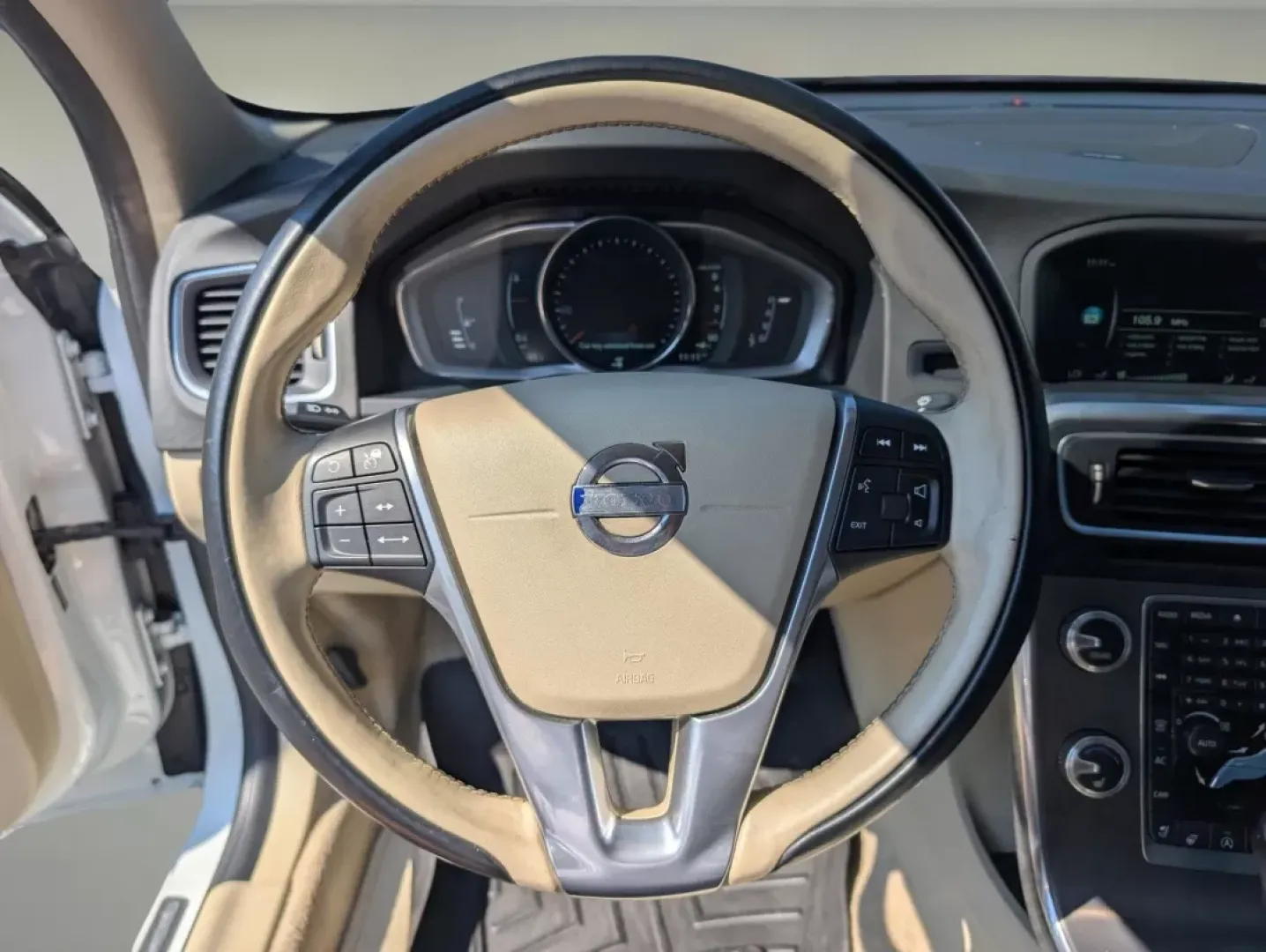 2015 Volvo S60 T5 Drive-E Platinum (YV140MFM3F1) with an Other engine, located at 7000 Northlake Connector, Columbus, GA, 31904, (706) 987-8085, 32.524975, -84.978134 - Looking for a stylish and reliable sedan that combines safety, comfort, and advanced tech features? The 2015 Volvo S60 T5 Drive-E Platinum could be your ideal match! Perfect for busy professionals commuting through Phenix City, AL, or growing families navigating everyday adventures, this sophisticat - Photo#15