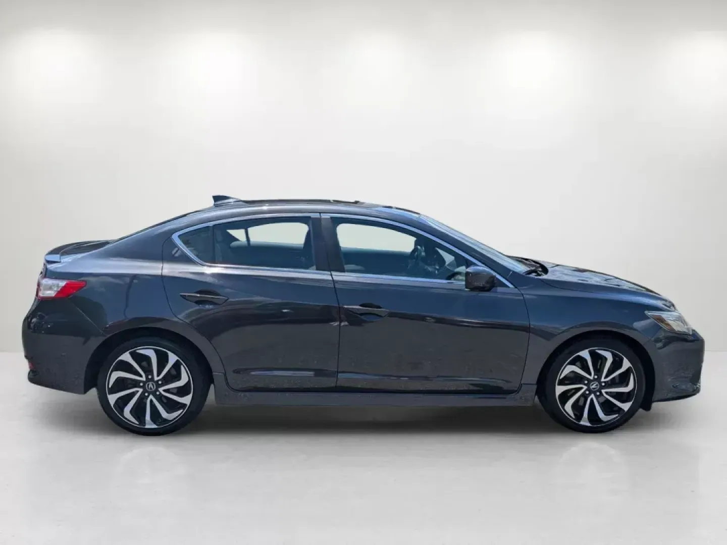 2016 Acura ILX w/Premium/A-SPEC Pkg (19UDE2F8XGA) with an Premium Unleaded I-4 2.4 L/144 engine, 8-Speed Auto-Shift Manual w/OD transmission, located at 5115 14th Ave., Columbus, GA, 31904, (706) 323-0345, 32.511494, -84.971046 - 2016 Acura ILX w/Premium/A-SPEC Pkg - Photo#3